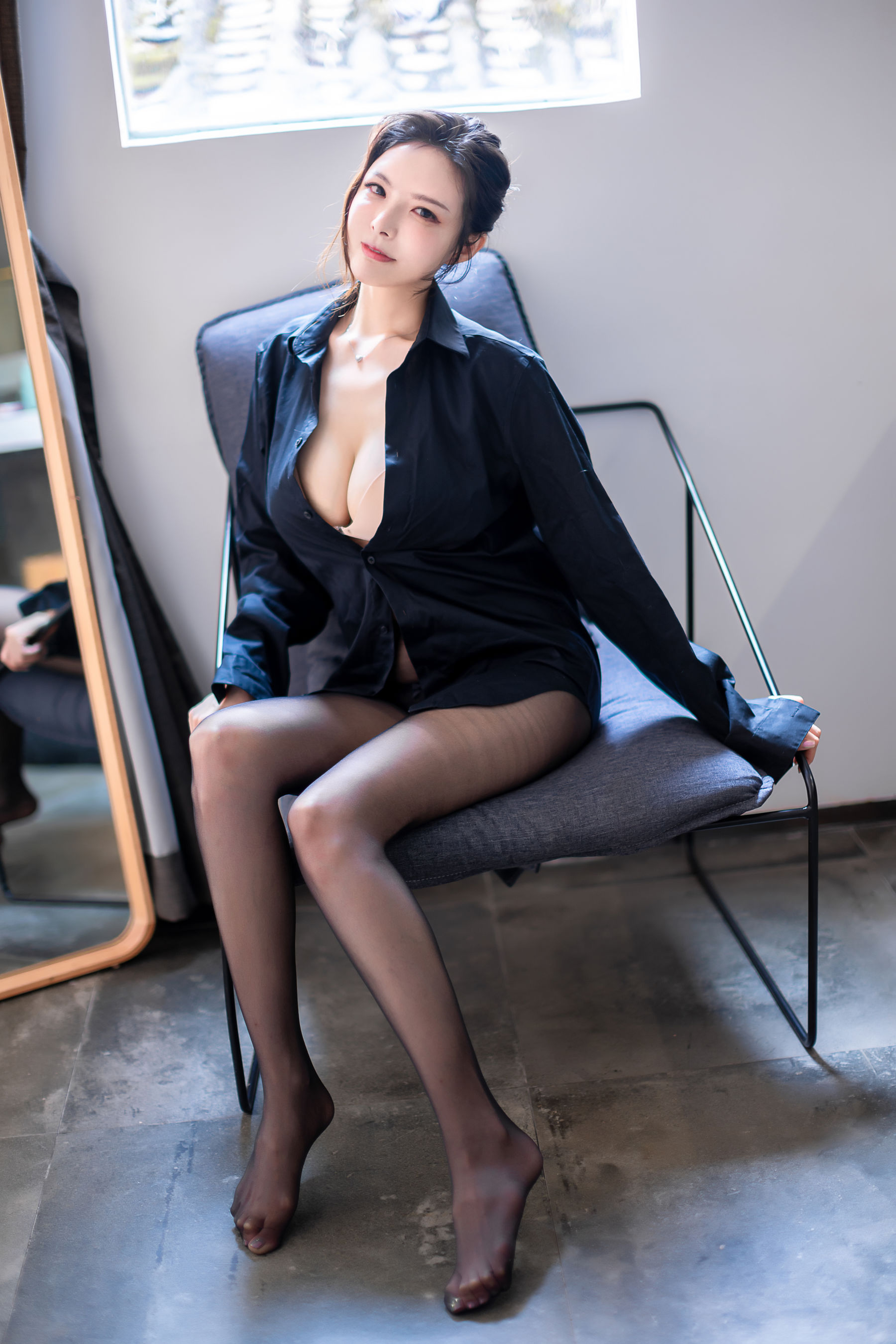 秋和柯基(夏小秋秋秋) – 黑色衬衫 [37P] - 秀人网免费无水印在线套图写真