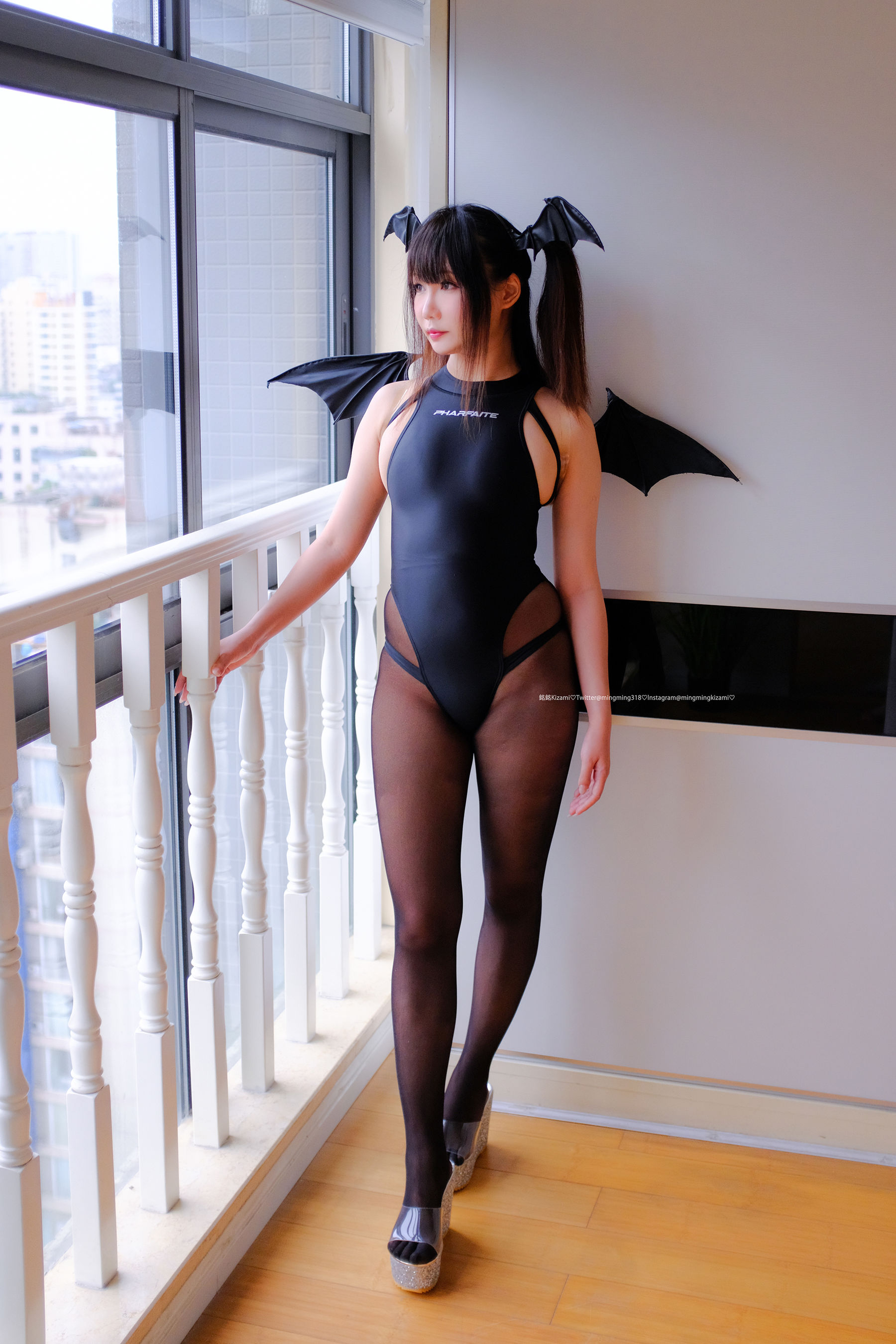 銘銘Kizami 自撮りVol.16 エロ小恶魔&みこ [129P] - 秀人网免费无水印在线套图写真