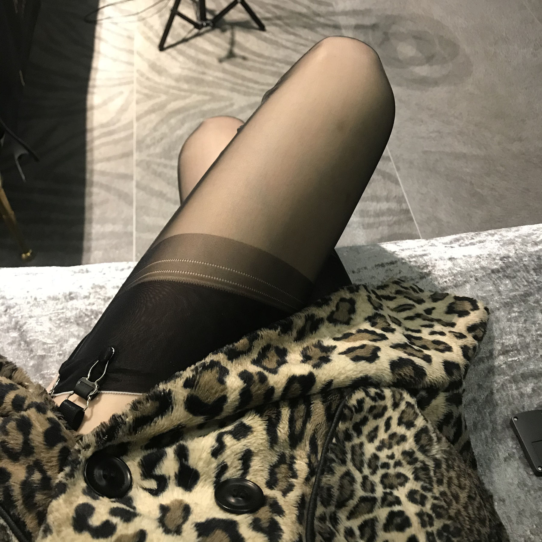 丝足博主麋鹿_Monroe 2020.04.13 皮草丝惑 [52P] - 秀人网免费无水印在线套图写真