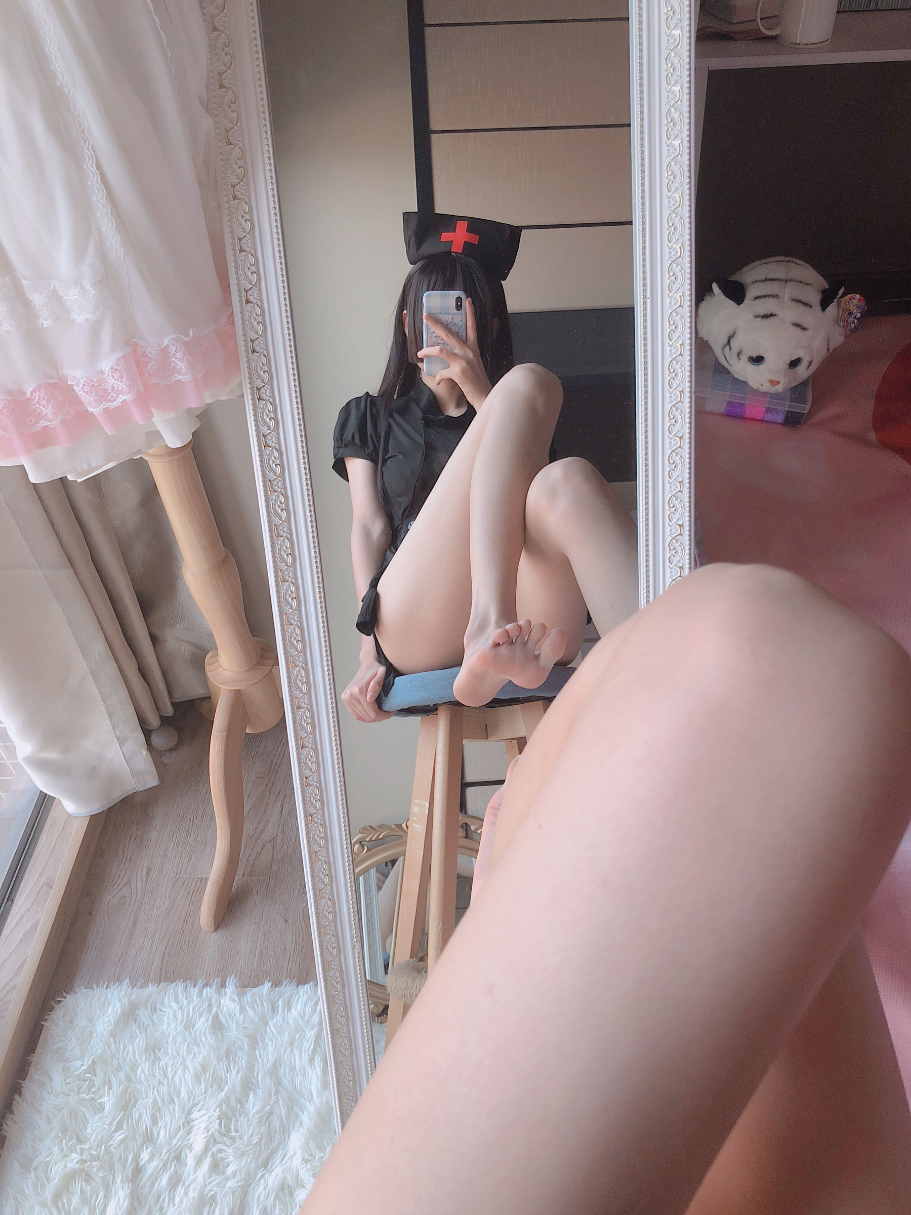 萌妹子眼酱大魔王w – 黑护士 [10P] - 秀人网免费无水印在线套图写真