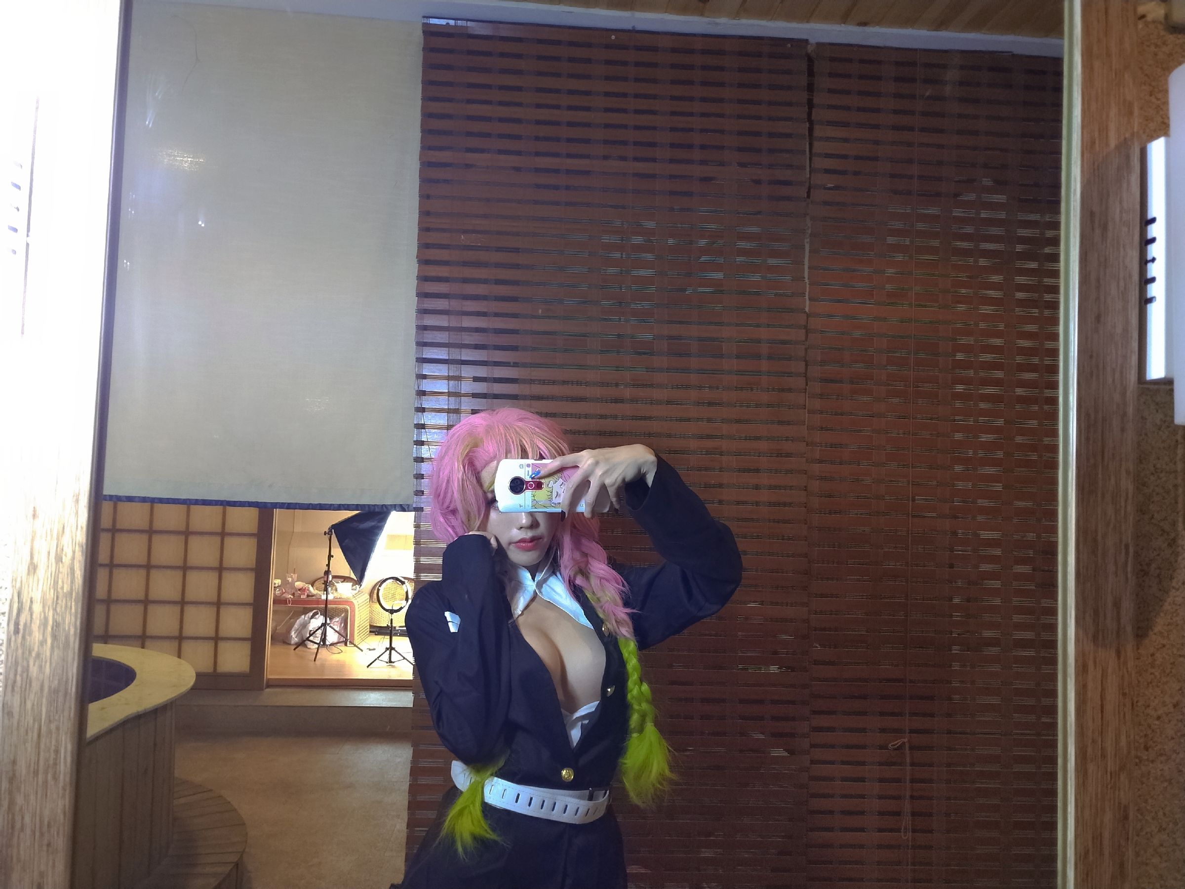 钛合金大粑粑 – 鬼灭之刃 恋柱 [15P] - 秀人网免费无水印在线套图写真