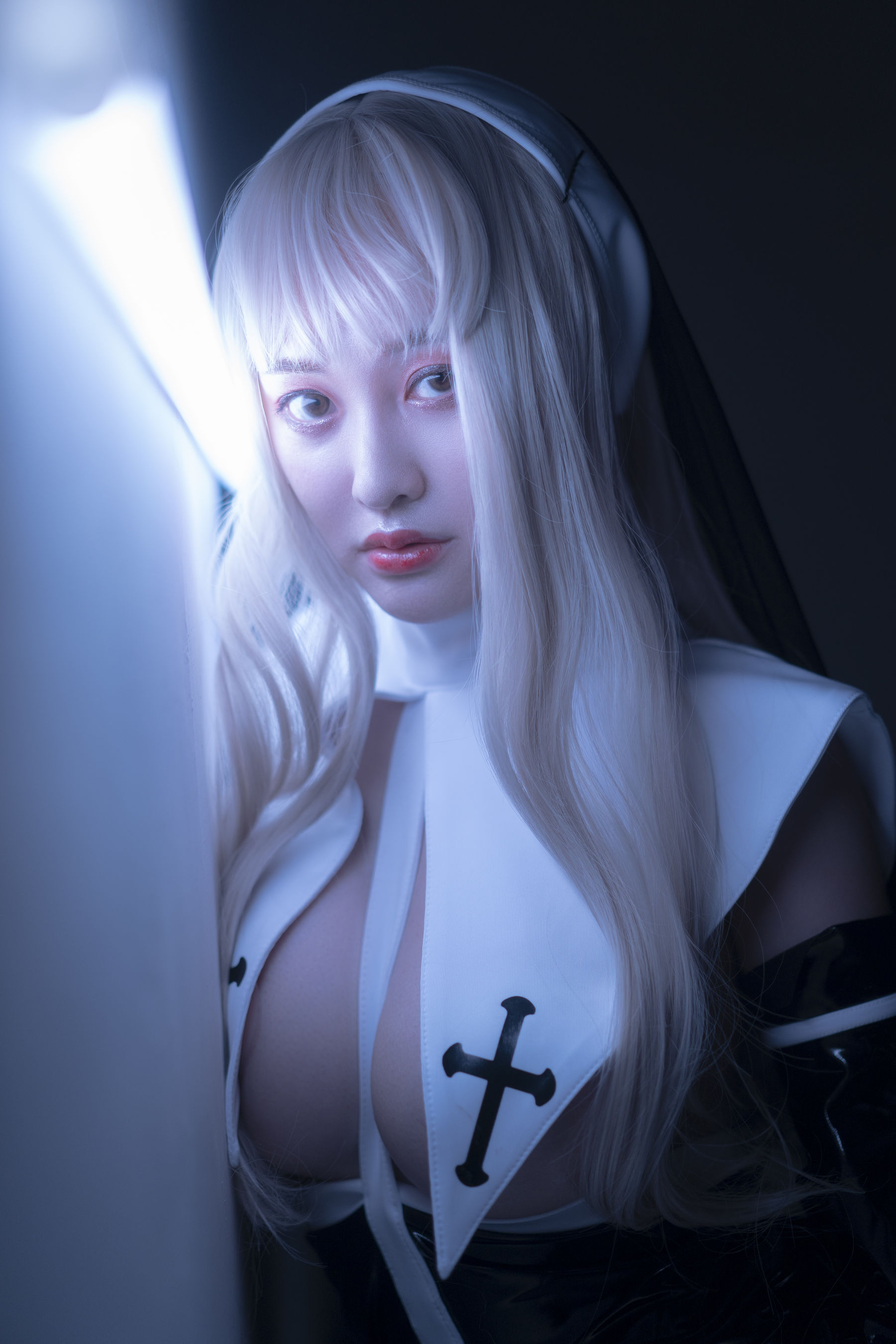 动漫博主脱尾巴Mizuki – 修女 [27P] - 秀人网免费无水印在线套图写真