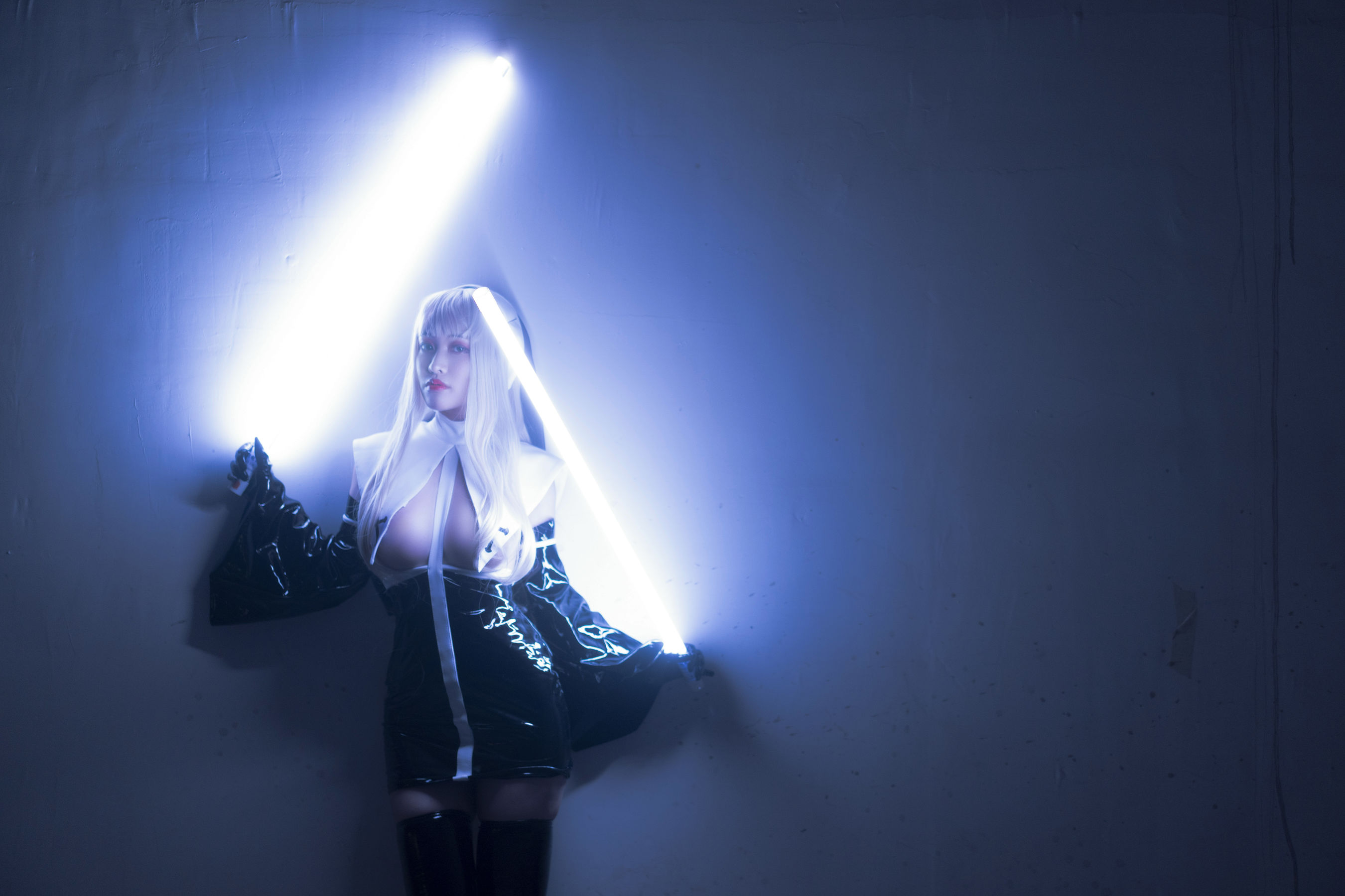 动漫博主脱尾巴Mizuki – 修女 [27P] - 秀人网免费无水印在线套图写真