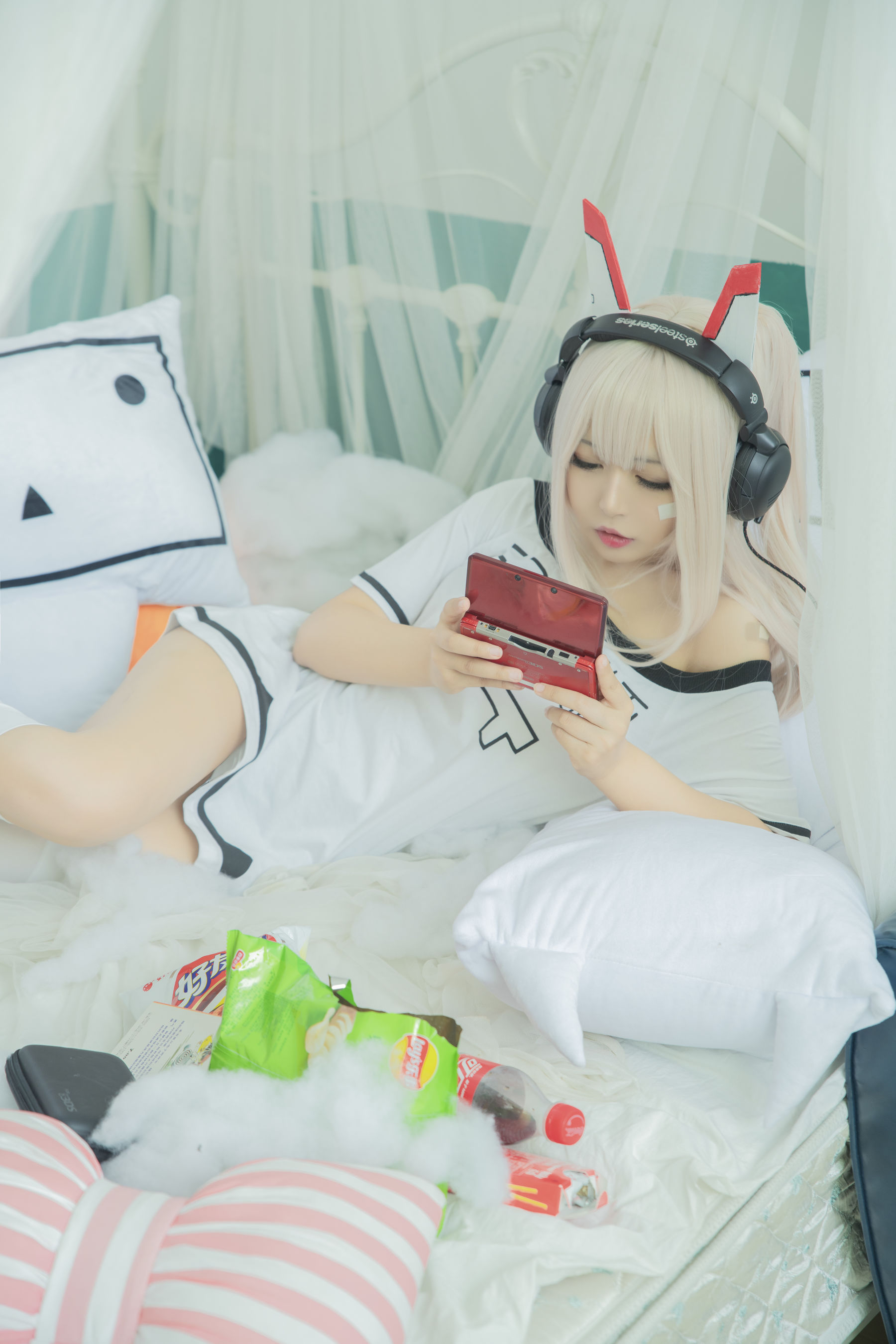 大眼萌妹黑猫猫OvO – 肥宅凌波 [19P] - 秀人网免费无水印在线套图写真