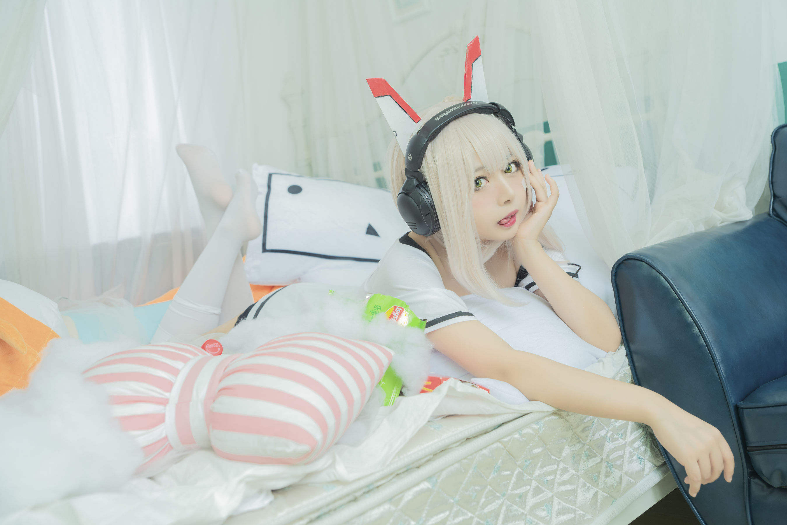 大眼萌妹黑猫猫OvO – 肥宅凌波 [19P] - 秀人网免费无水印在线套图写真