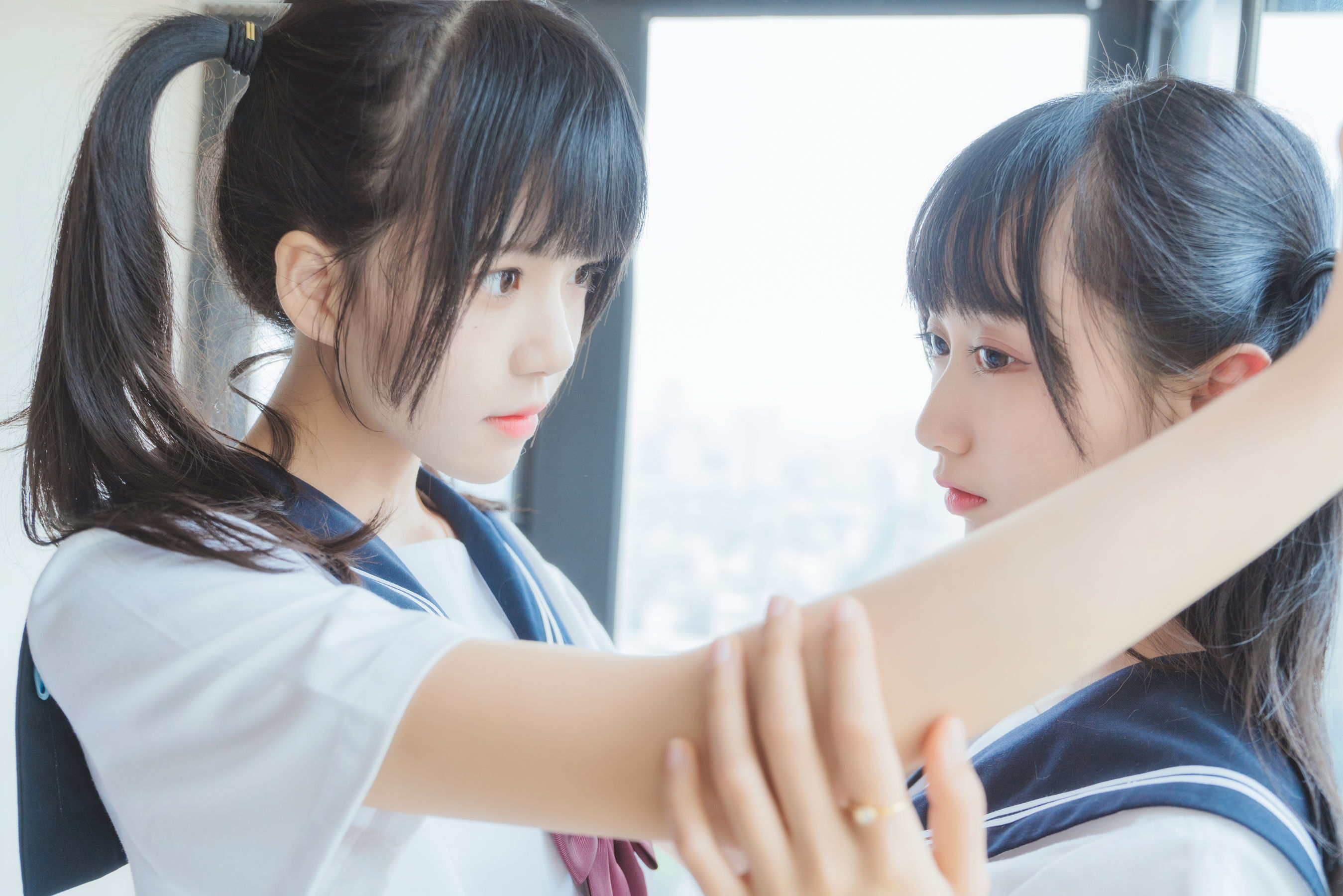 萌系小姐姐木绵绵OwO&#038;桜桃喵 她(制服×制服) [38P] - 秀人网免费无水印在线套图写真