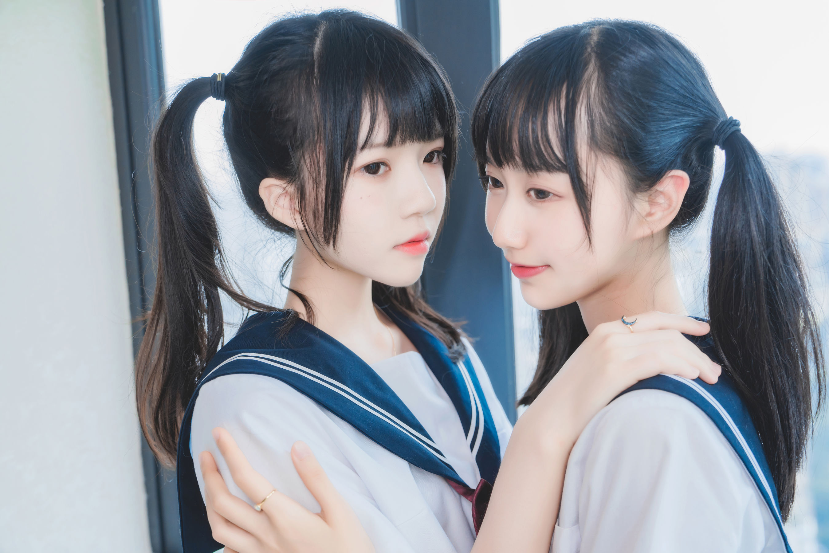 萌系小姐姐木绵绵OwO&#038;桜桃喵 她(制服×制服) [38P] - 秀人网免费无水印在线套图写真