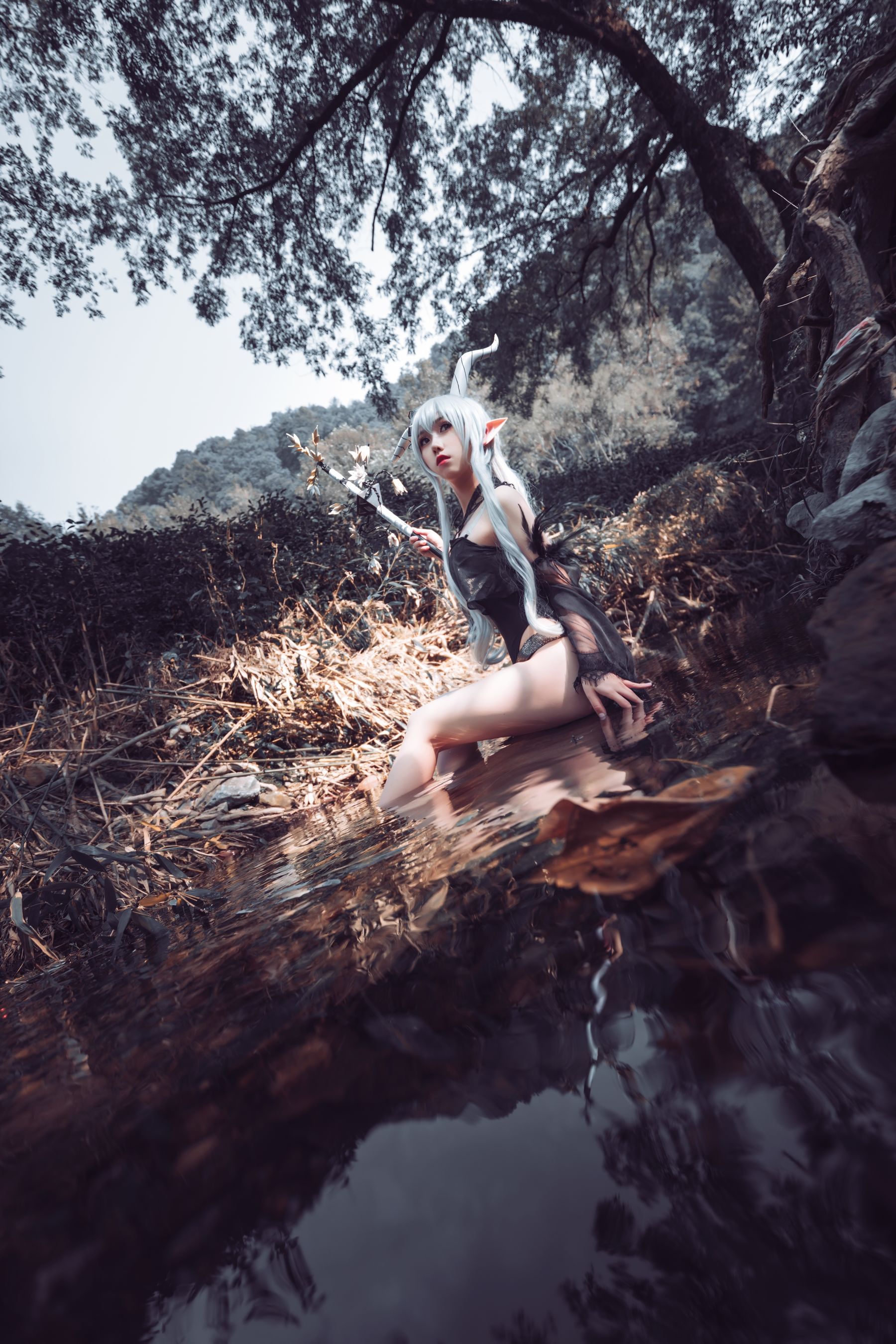 芋圆侑子SJ_ – 闪灵泳装 [9P] - 秀人网免费无水印在线套图写真