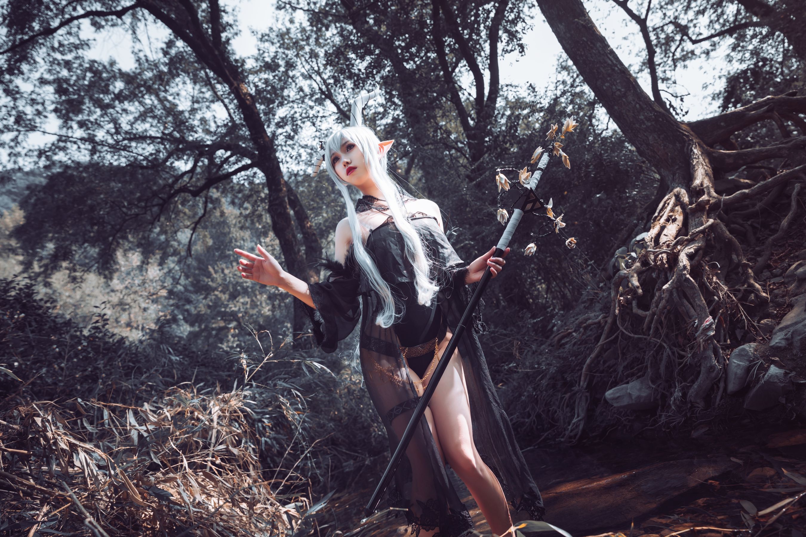 芋圆侑子SJ_ – 闪灵泳装 [9P] - 秀人网免费无水印在线套图写真