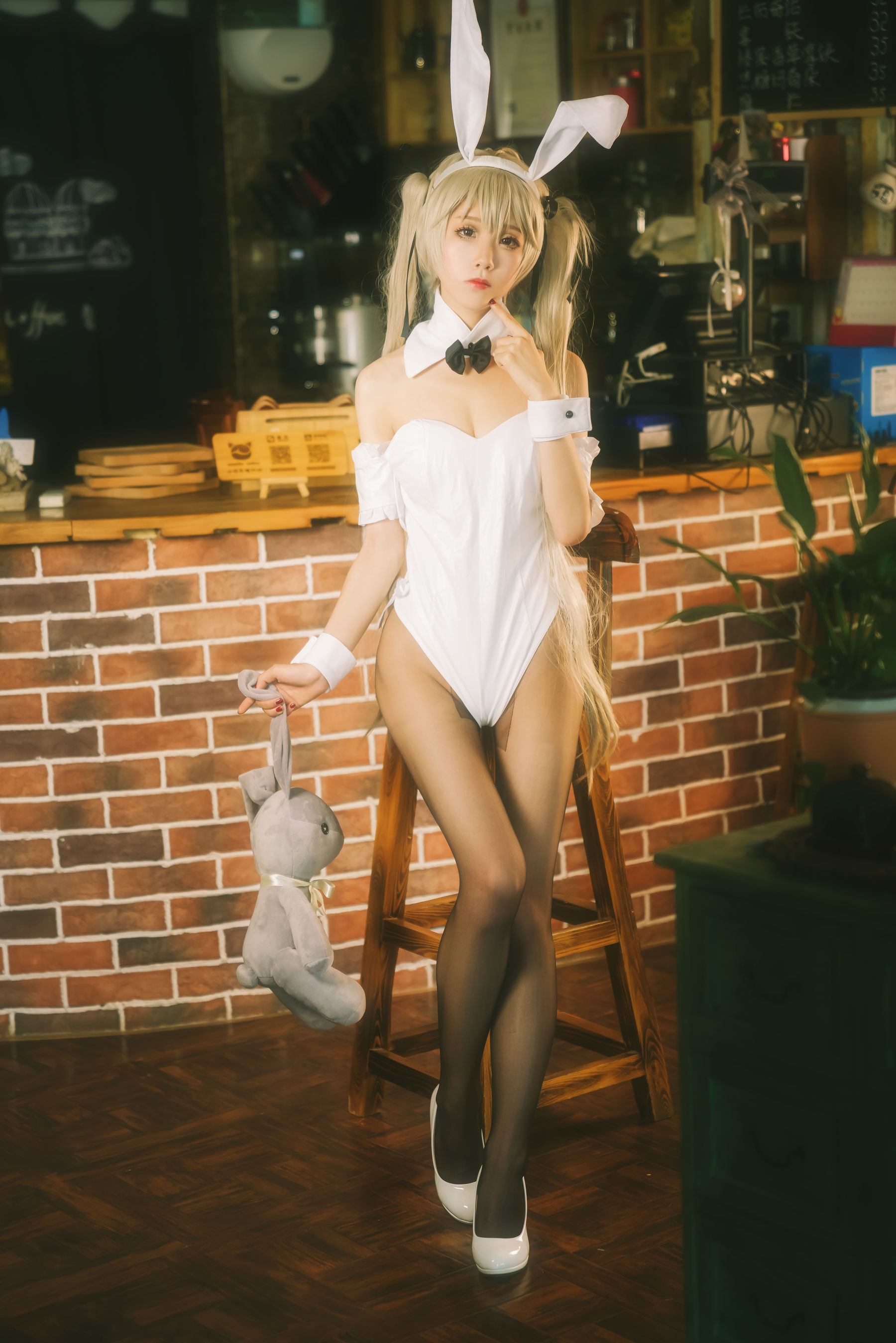 [Cosplay写真] 动漫博主水淼aqua – 穹妹兔女郎 [9P] - 秀人网免费无水印在线套图写真