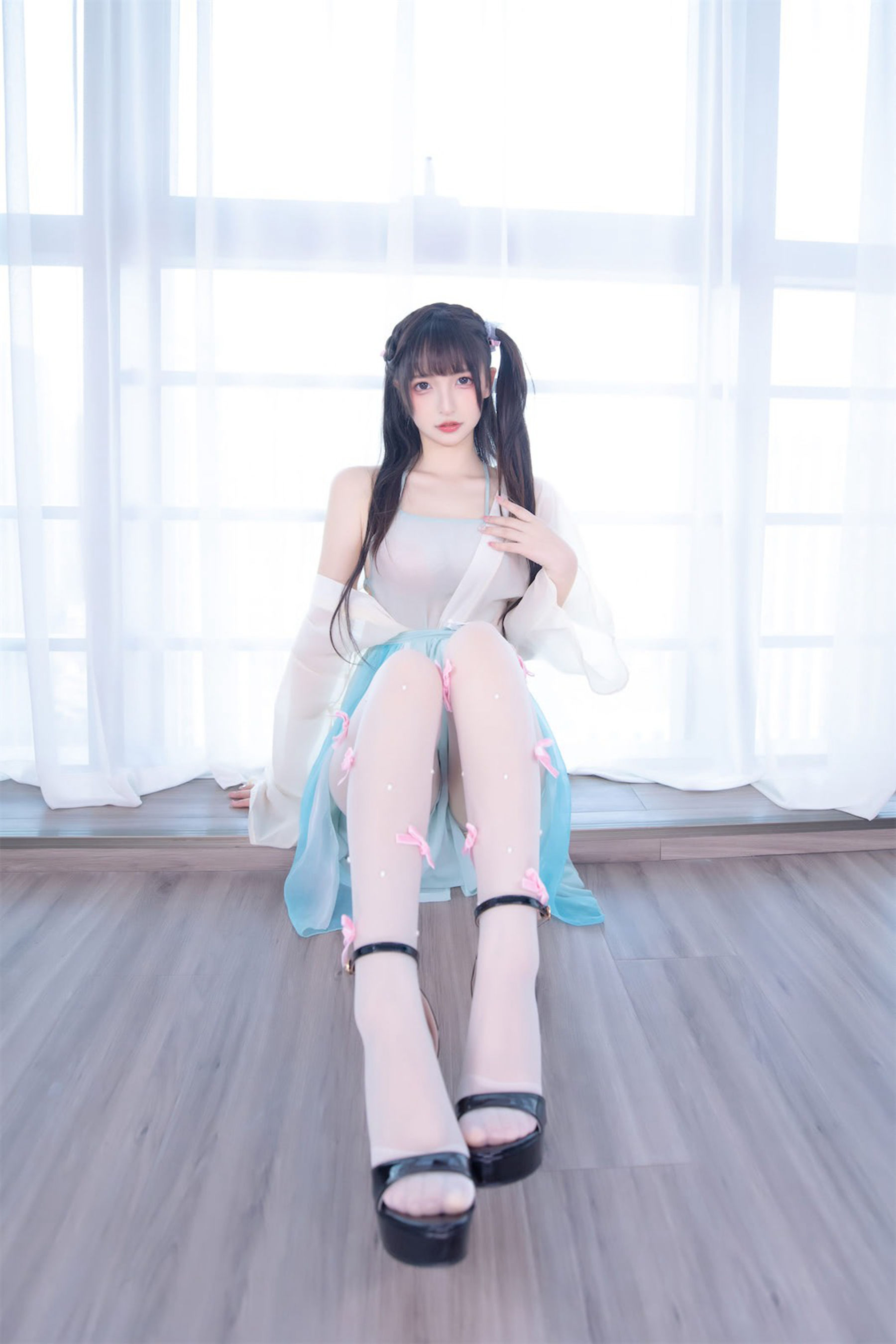 萝莉神楽板真冬 之醉梦星河 [75P] - 秀人网免费无水印在线套图写真