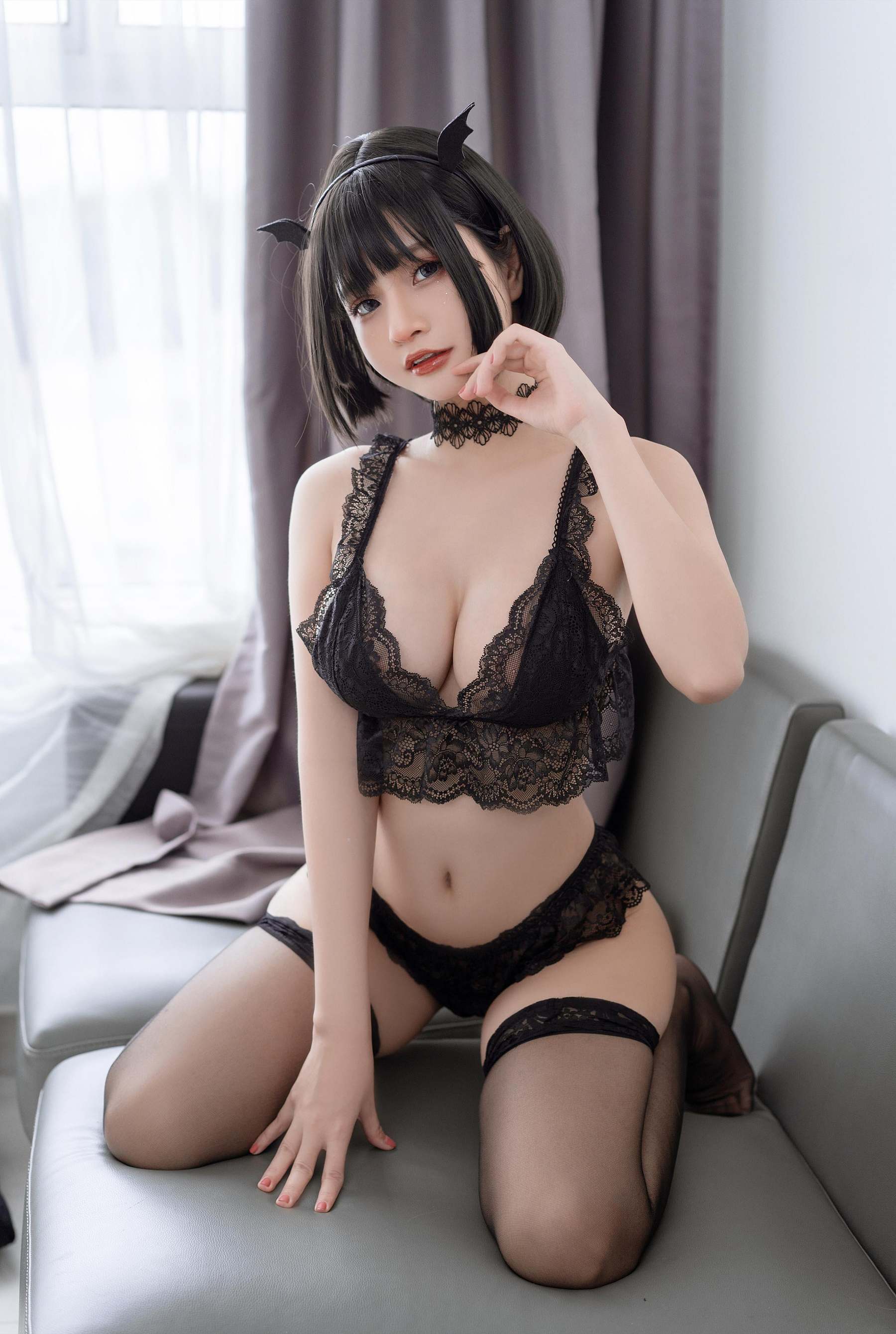 Azami福利 – Black Lace [16P] - 秀人网免费无水印在线套图写真