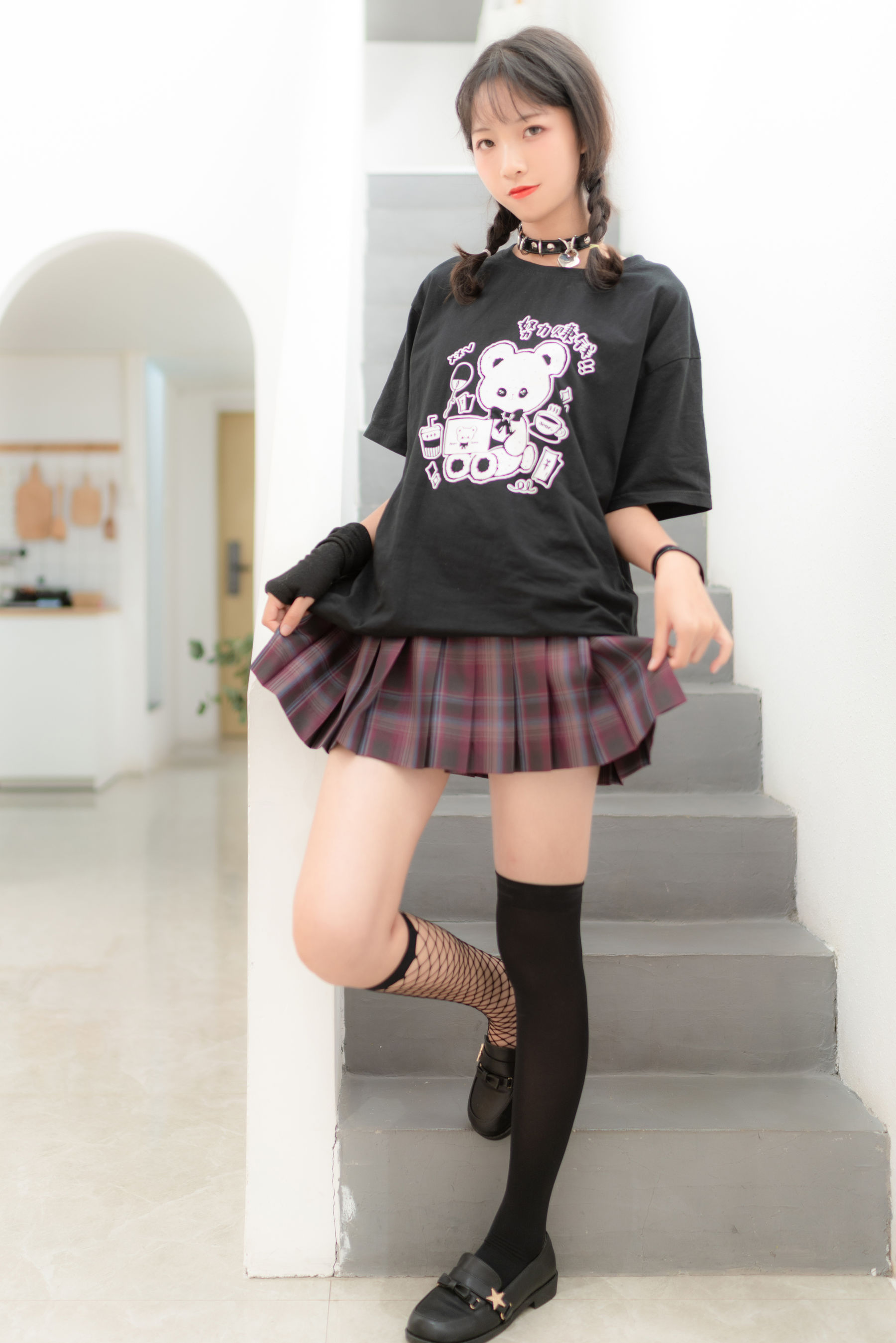 清纯妹子西瓜 – JK双拼袜 [36P] - 秀人网免费无水印在线套图写真