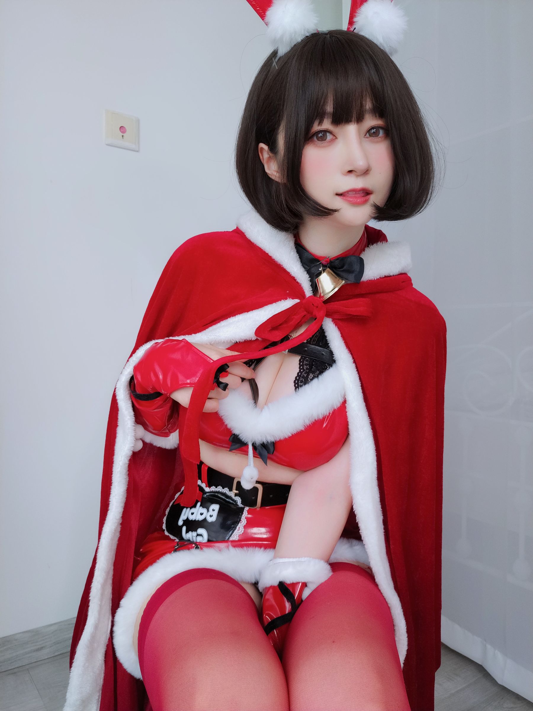 Coser小姐姐白银 – Merry Christmas [24P] - 秀人网免费无水印在线套图写真