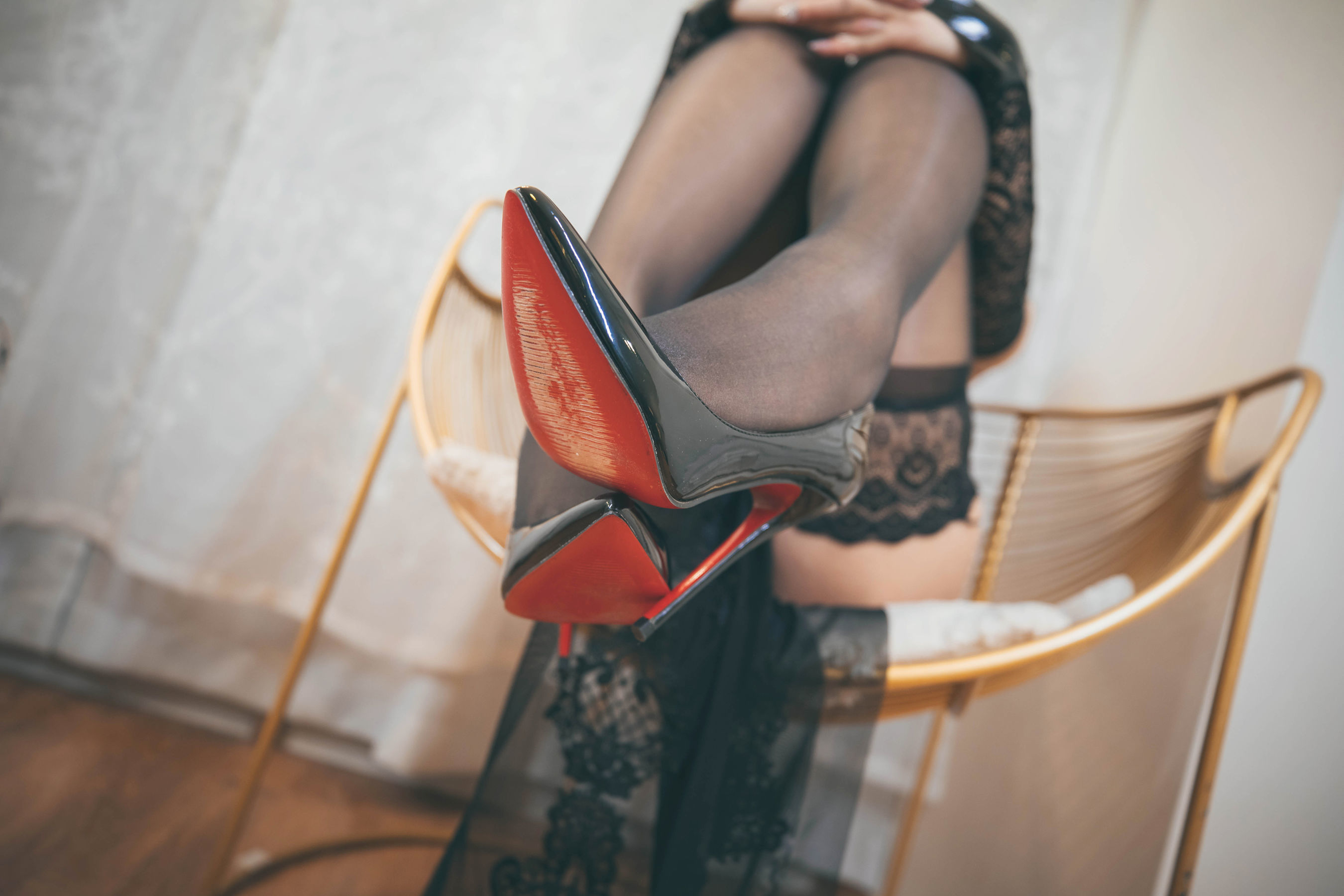 萝莉神楽坂真冬之風と月-黑旗袍 [80P] - 秀人网免费无水印在线套图写真