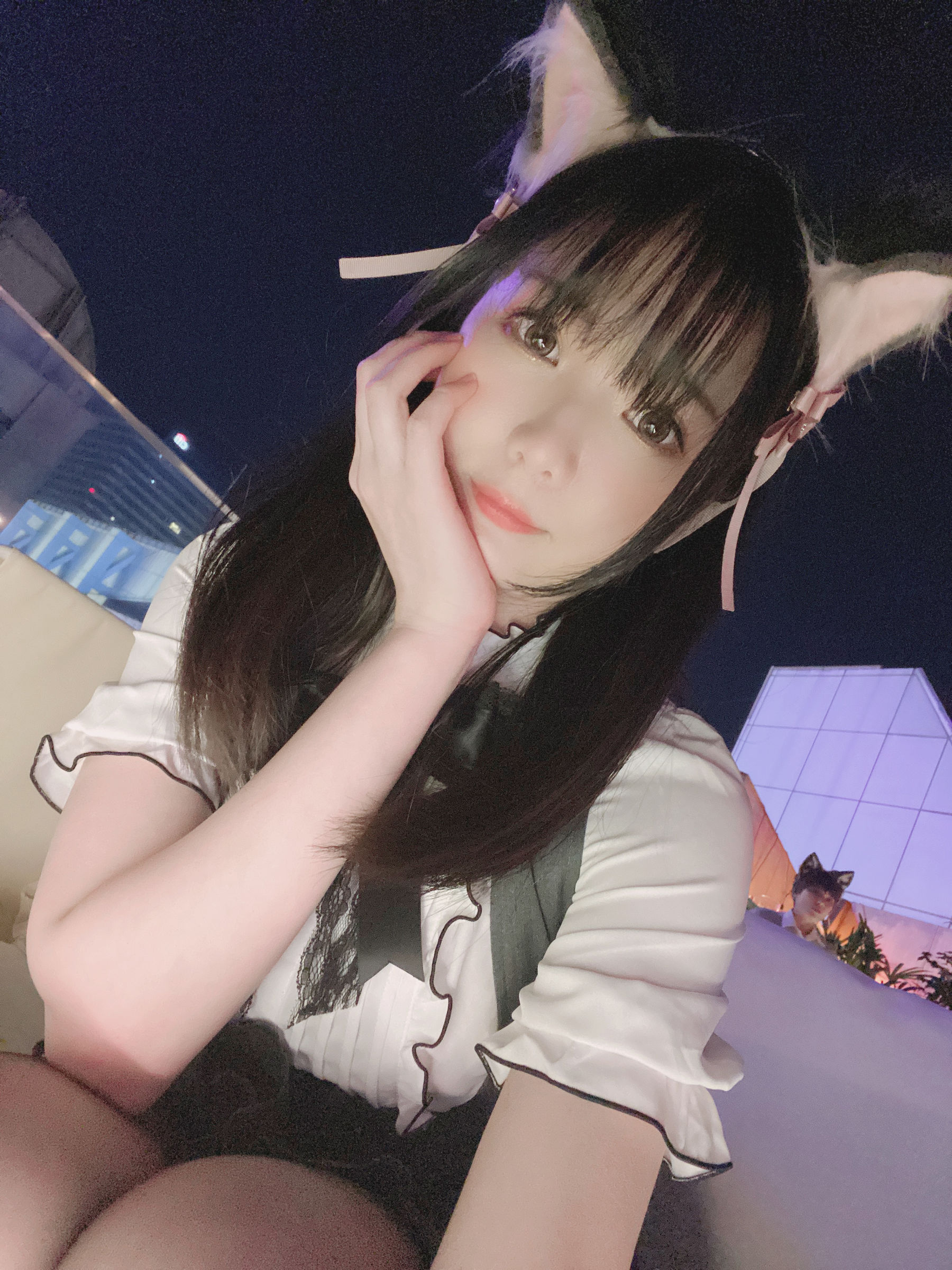 微博妹纸霜月shimo – 一緒に飲みますか？ [19P] - 秀人网免费无水印在线套图写真