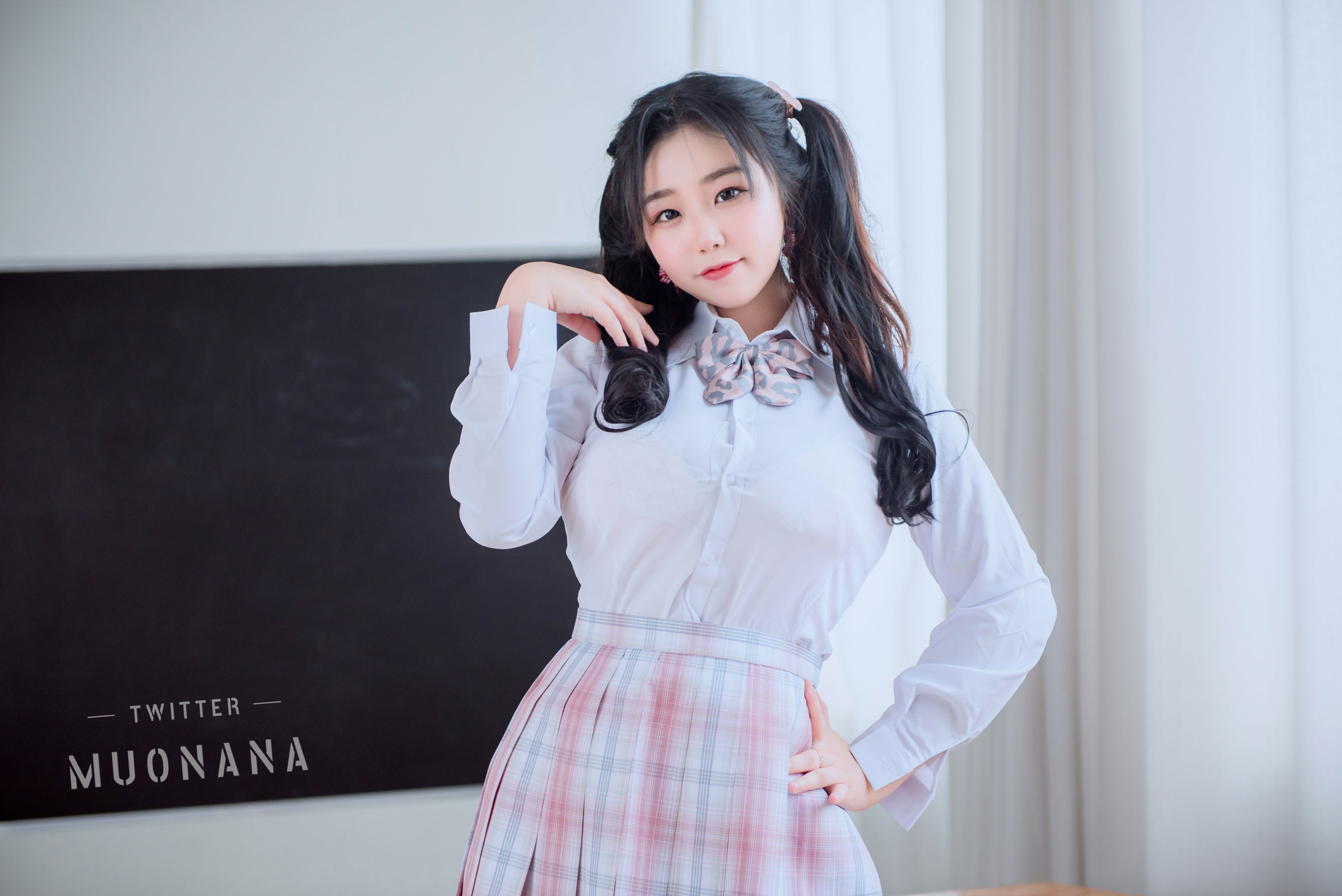 动漫博主穆零Mu0 – 老师学生 [115P] - 秀人网免费无水印在线套图写真