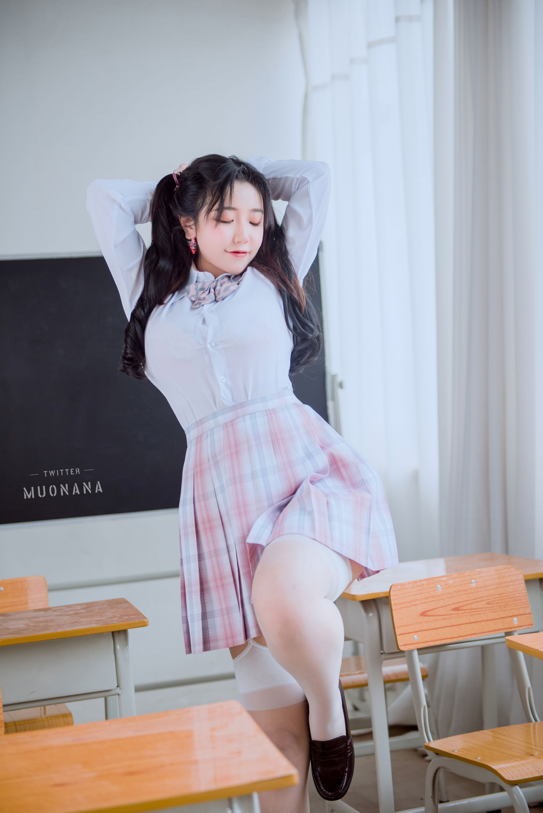 动漫博主穆零Mu0 – 老师学生 [115P] - 秀人网免费无水印在线套图写真