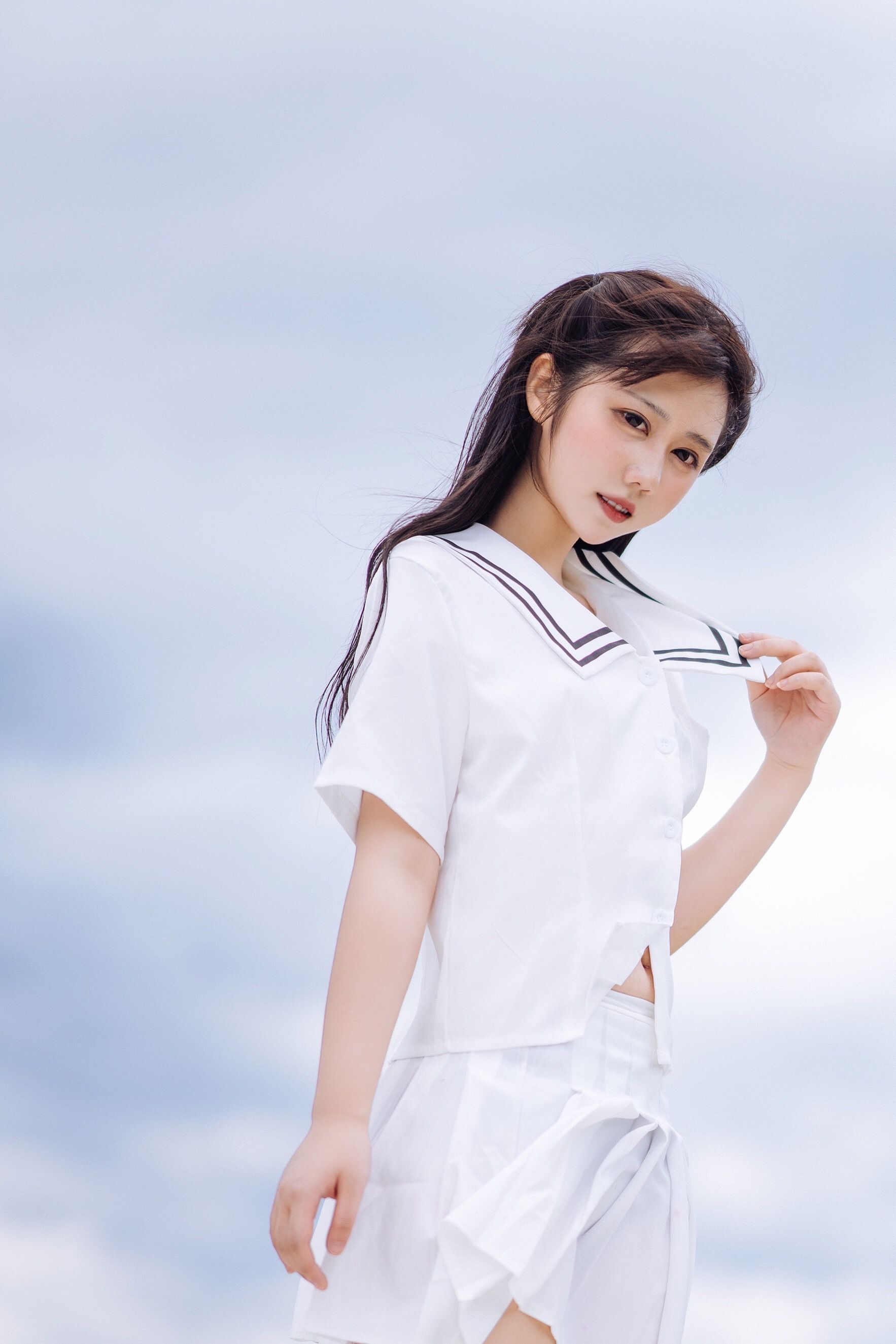 微博福利姬镜酱 – 静夏之JK少女 [33P] - 秀人网免费无水印在线套图写真