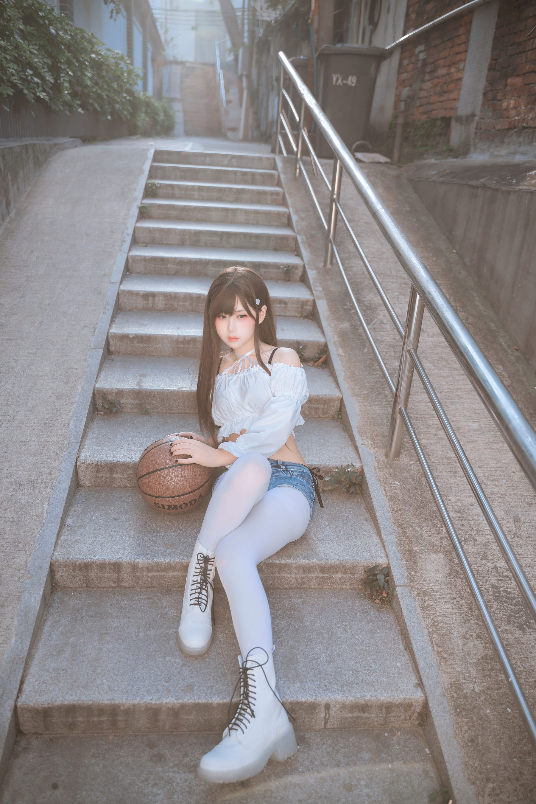 阳光美少女萌芽儿o0 – 邻家小恶魔 [46P] - 秀人网免费无水印在线套图写真