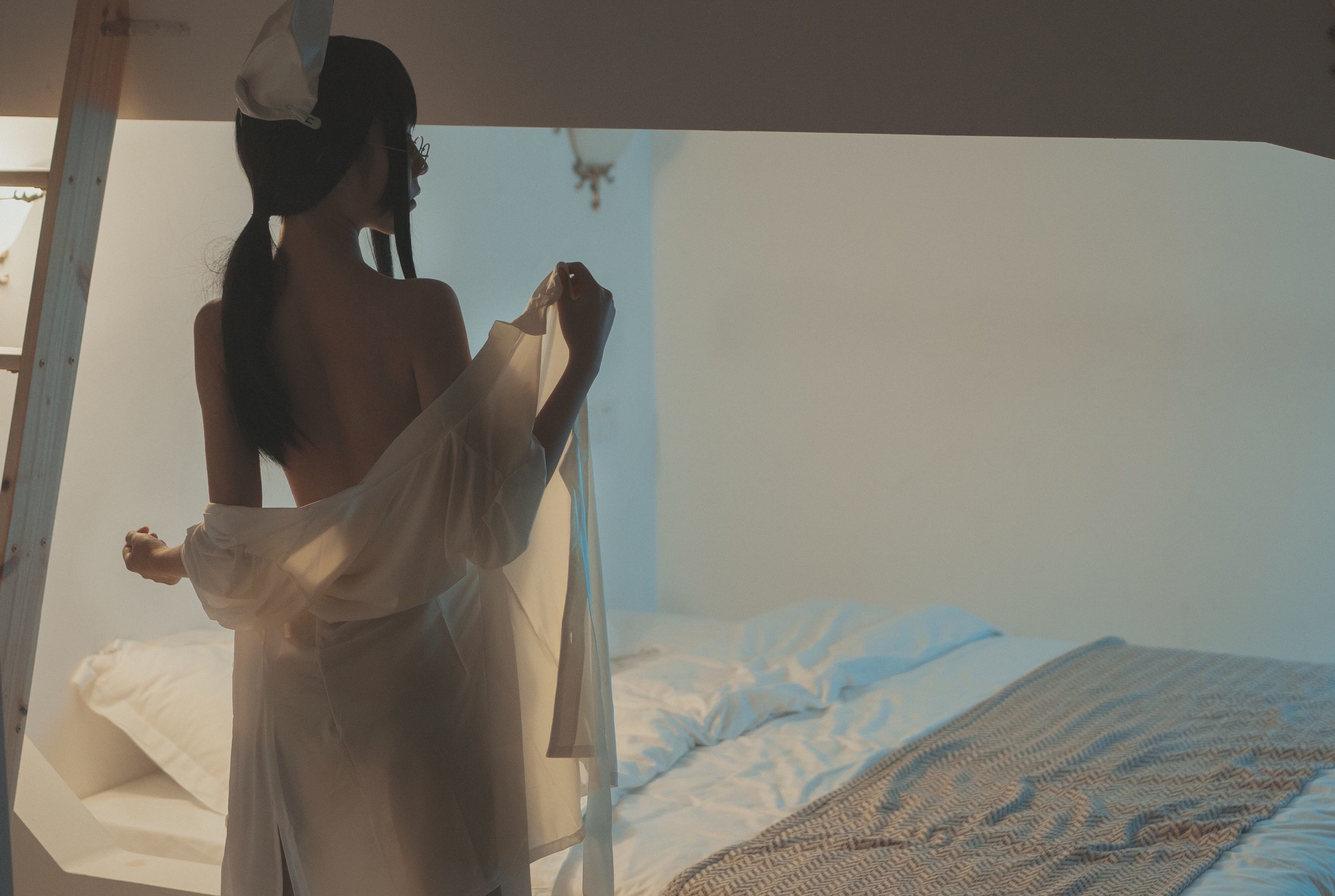 COSER美女逐月su 小护士 [24P] - 秀人网免费无水印在线套图写真