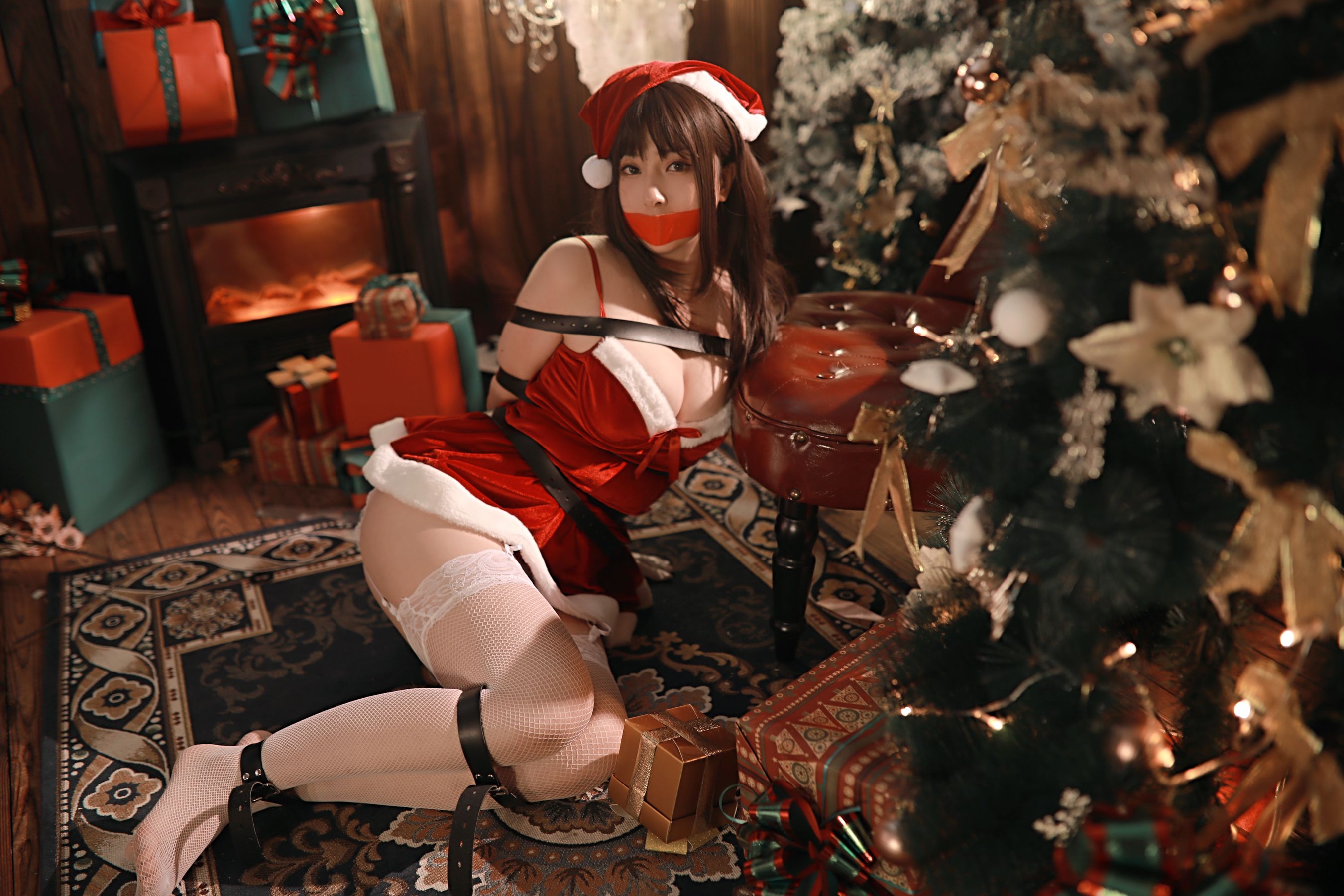 小容仔咕咕咕 – 圣诞礼物×捆绑 [45P] - 秀人网免费无水印在线套图写真