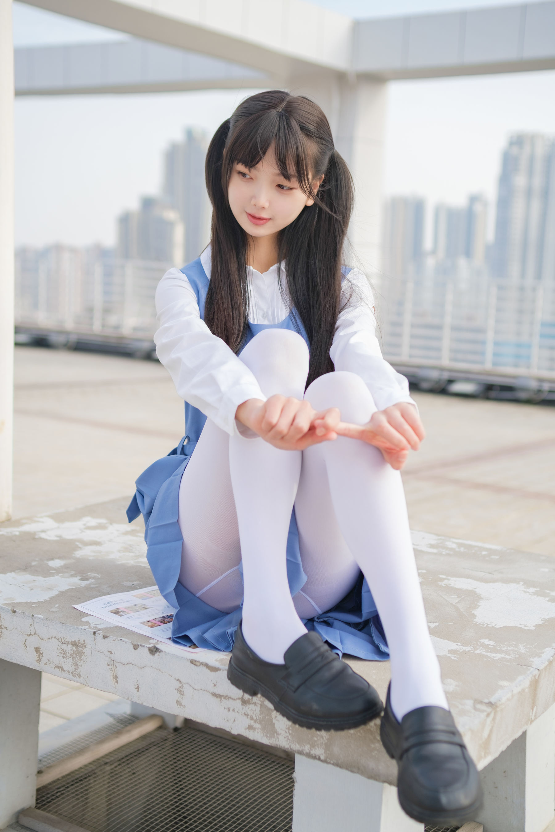 柴系小乖(稚乖画册) – 夜夜 天台真空80D白丝 [79P] - 秀人网免费无水印在线套图写真