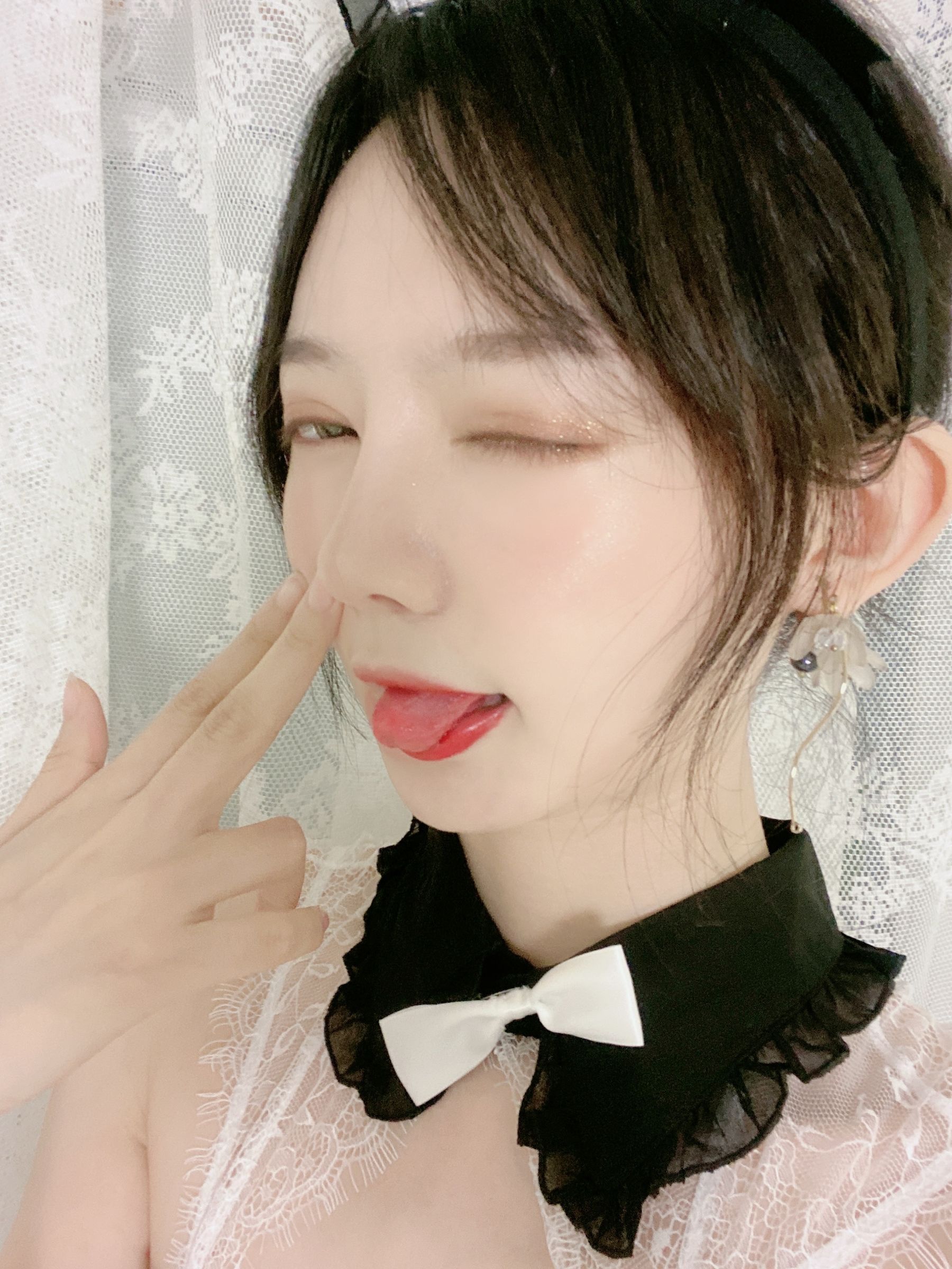 51酱 – 油光袜 [59P] - 秀人网免费无水印在线套图写真