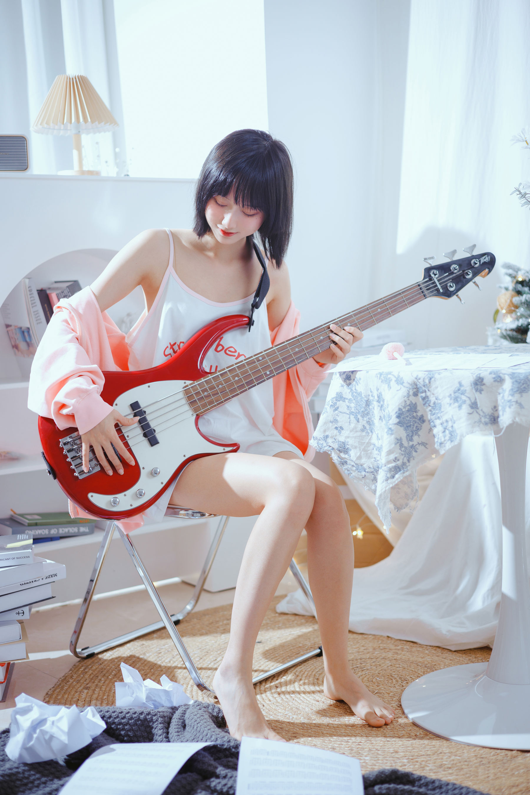 萌系小姐姐木绵绵OwO – 贝斯与妹妹 [53P] - 秀人网免费无水印在线套图写真