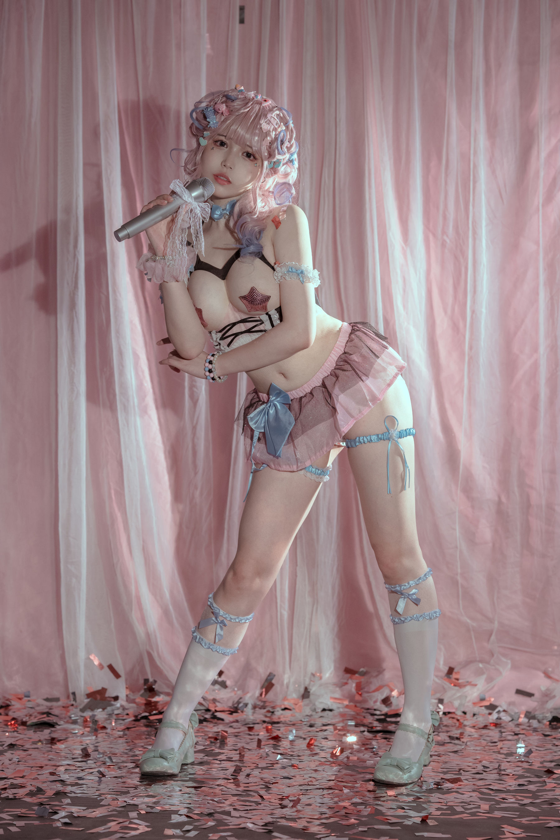 七月喵子 – 爱豆 [31P] - 秀人网免费无水印在线套图写真