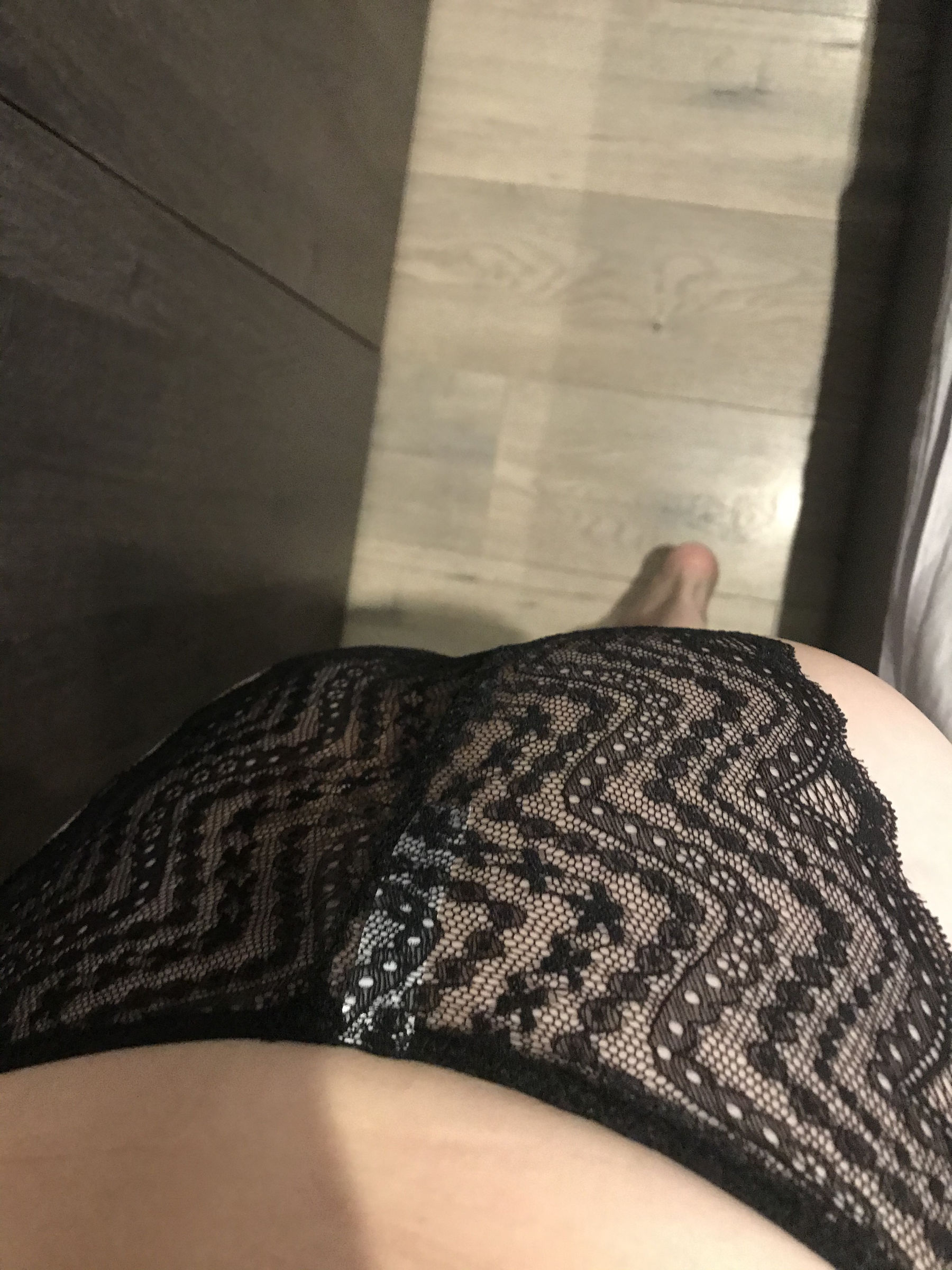 丝足博主麋鹿_Monroe 2020.07.25 小心思 [11P] - 秀人网免费无水印在线套图写真