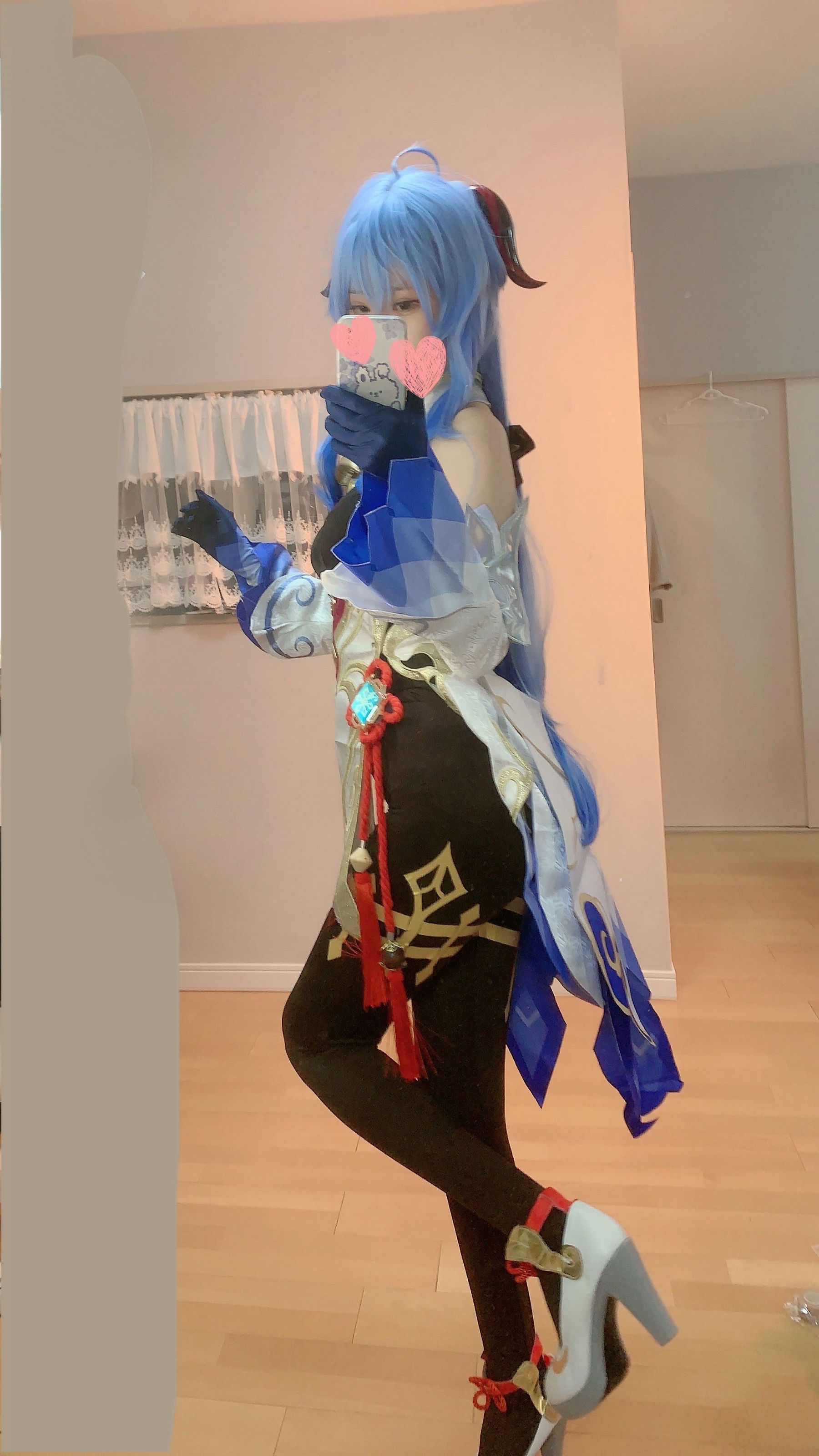 千阳(ちよ) – 甘雨对镜拍 [13P] - 秀人网免费无水印在线套图写真