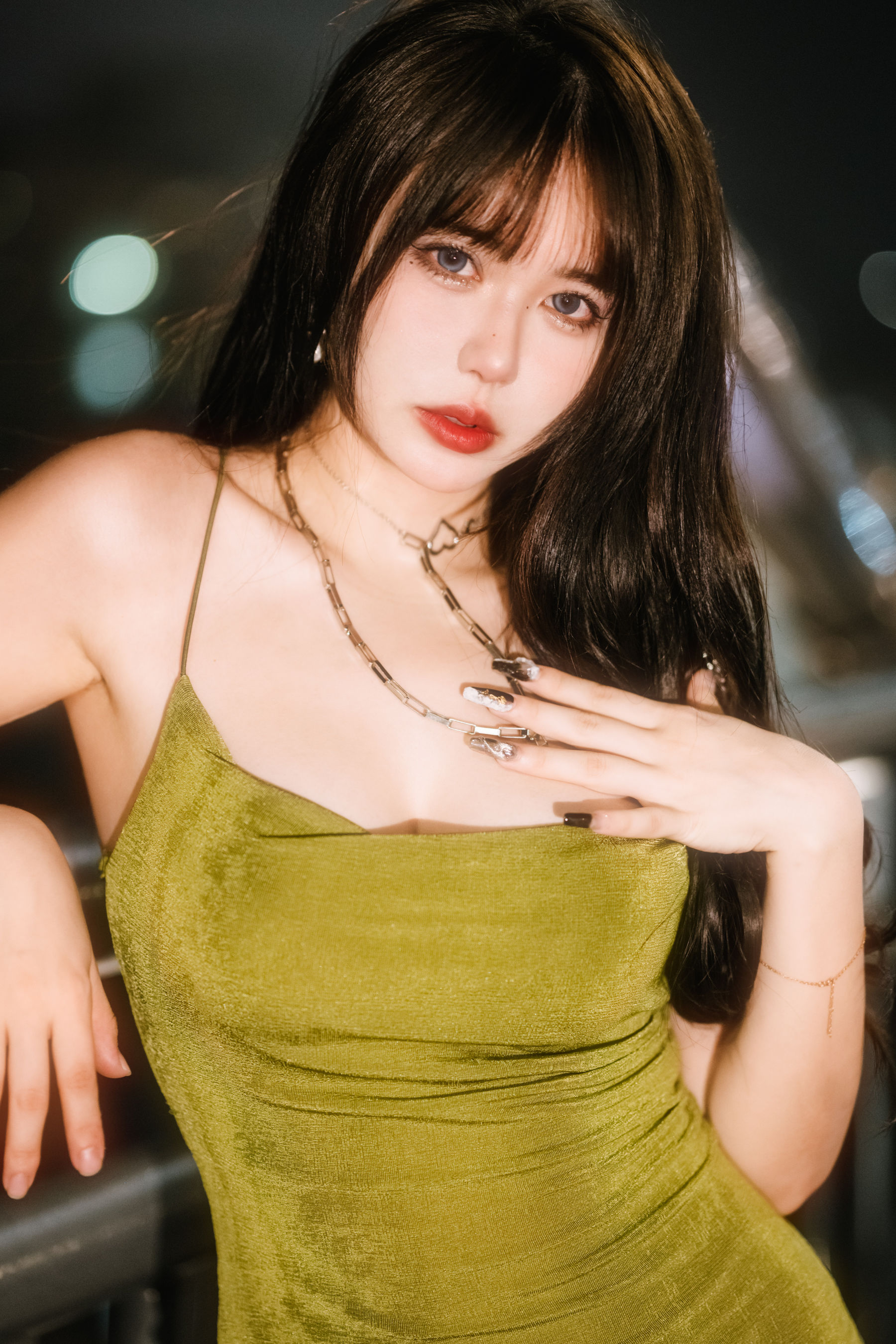 Tina很妖孽呀 – 绿色连衣裙 [35P] - 秀人网免费无水印在线套图写真