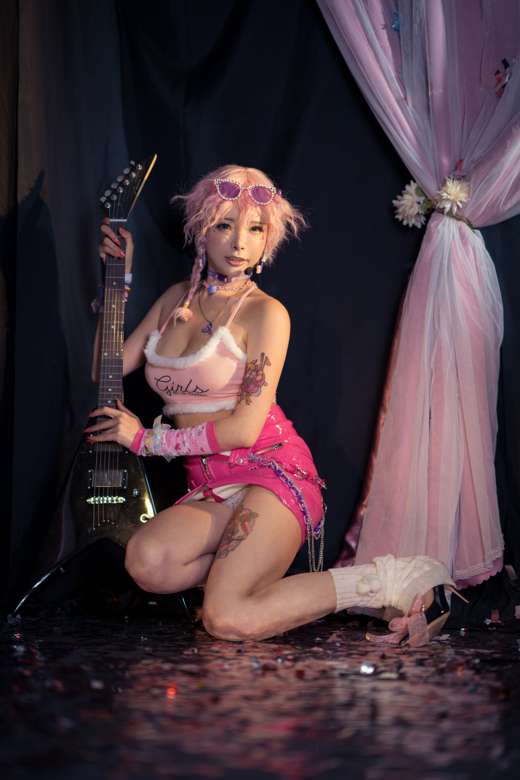 秋和柯基(夏小秋秋秋) – 小偶像 [38P] - 秀人网免费无水印在线套图写真