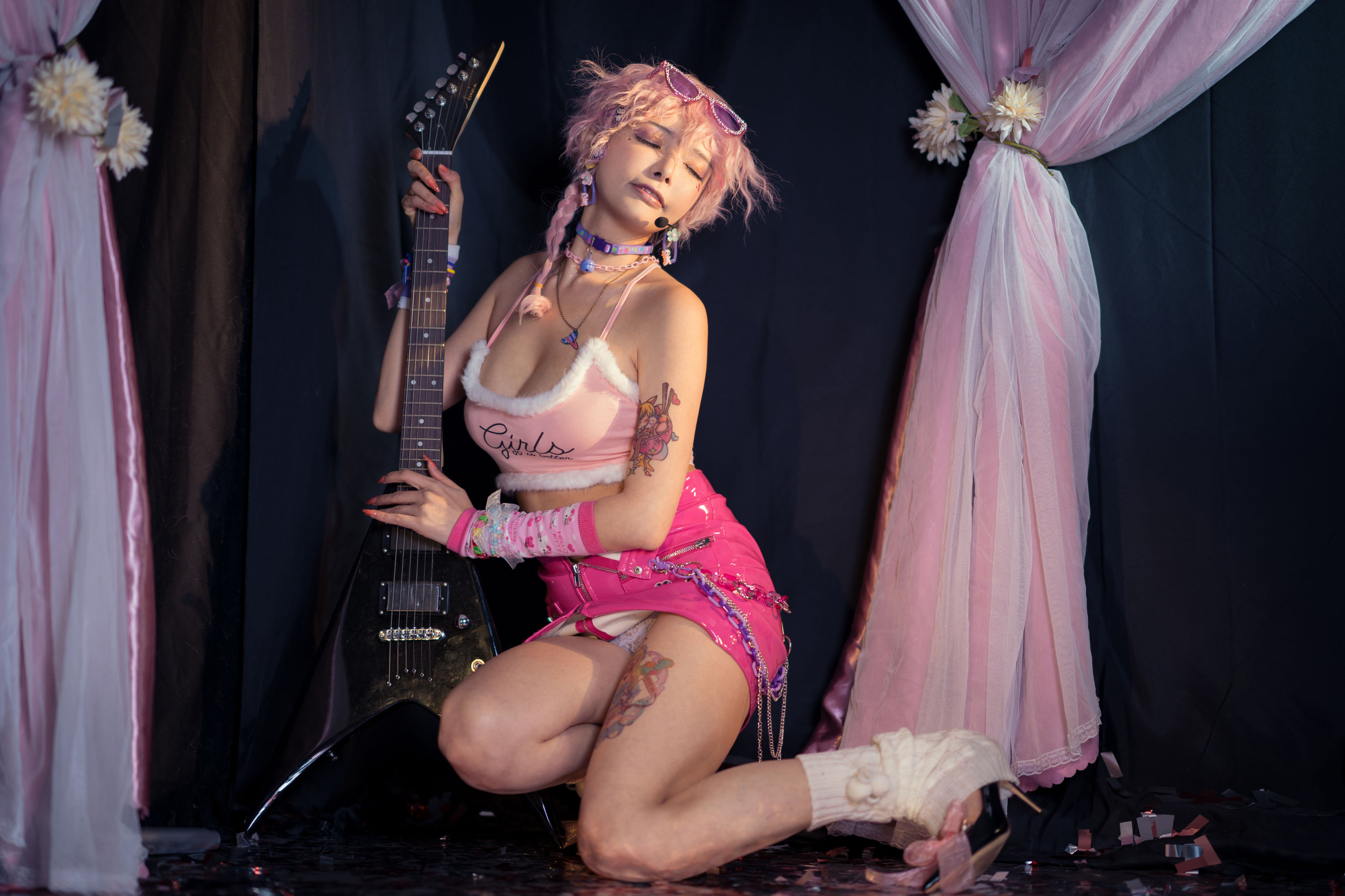 秋和柯基(夏小秋秋秋) – 小偶像 [38P] - 秀人网免费无水印在线套图写真