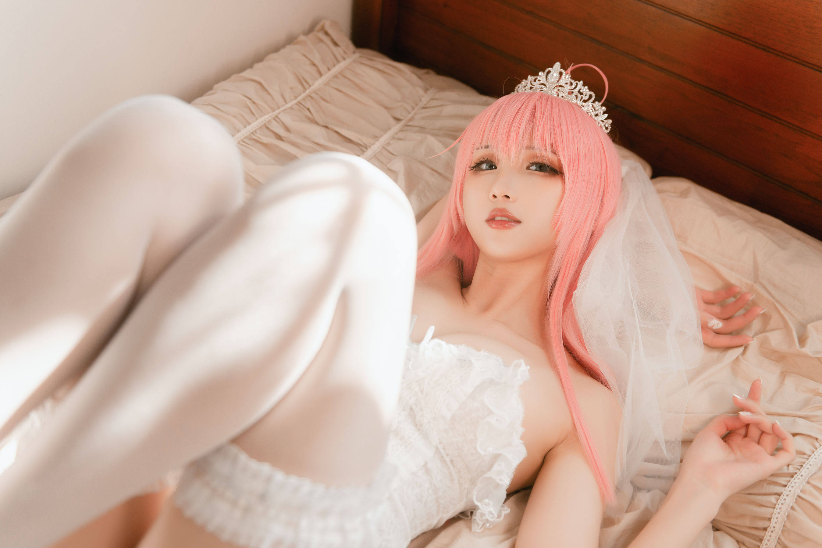 瓦斯塔亚小龙虾 – 花嫁 [16P] - 秀人网免费无水印在线套图写真