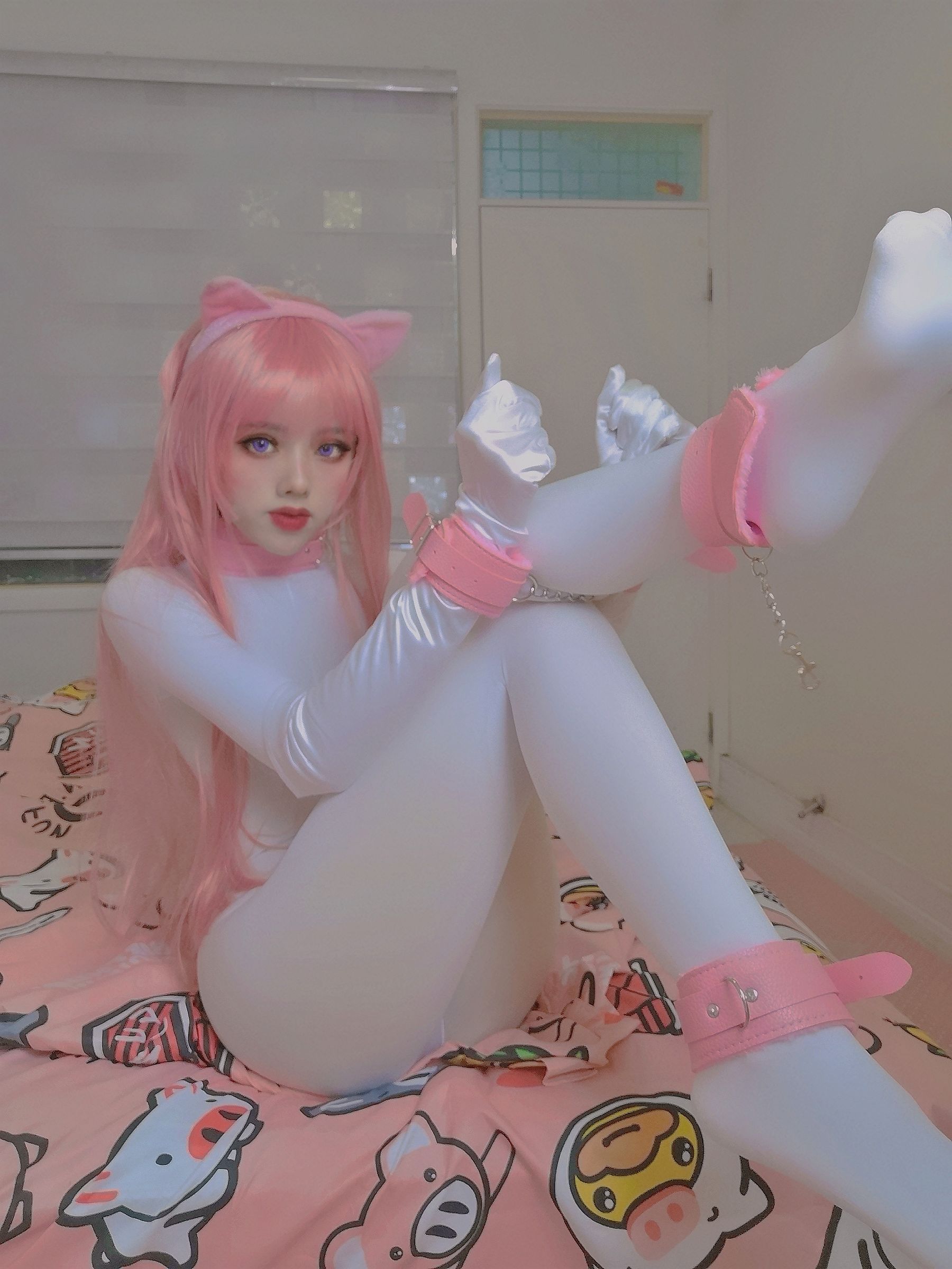 钛合金大粑粑 – 连体白丝 [15P] - 秀人网免费无水印在线套图写真