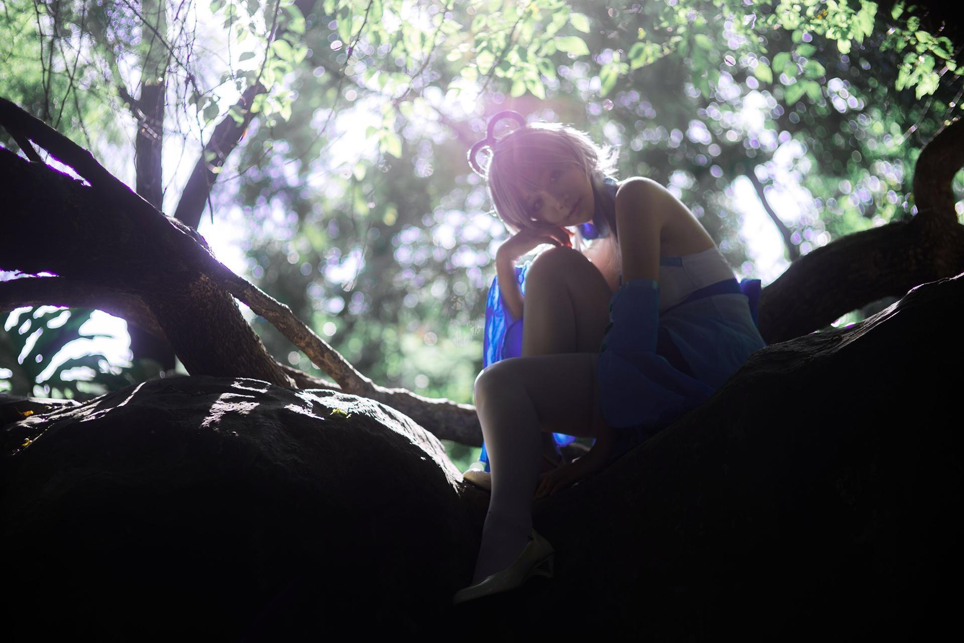 动漫博主南桃Momoko – 洛天依 [18P] - 秀人网免费无水印在线套图写真