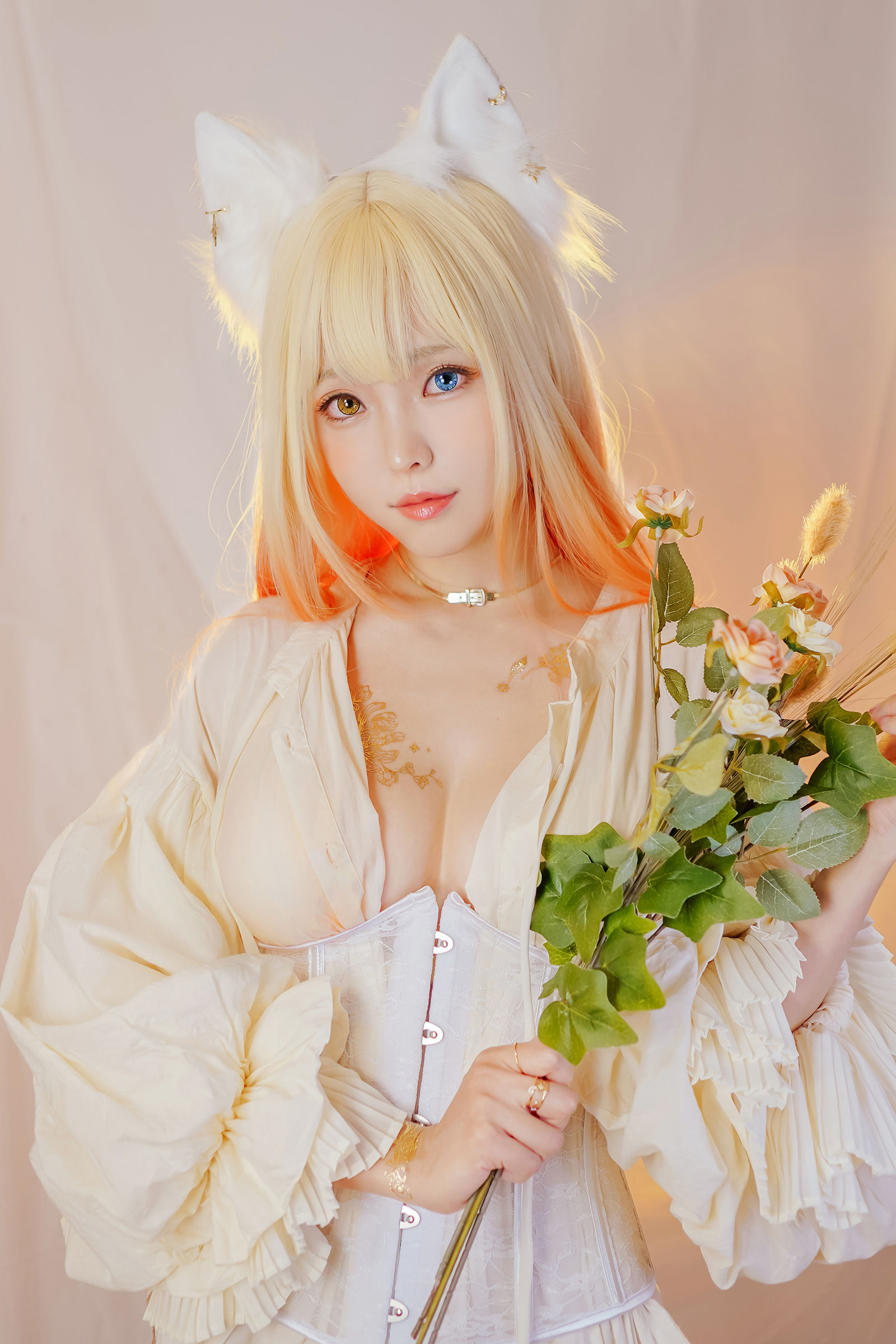 Ely_eee(ElyEE子) – Cat魔女與貓 [41P] - 秀人网免费无水印在线套图写真