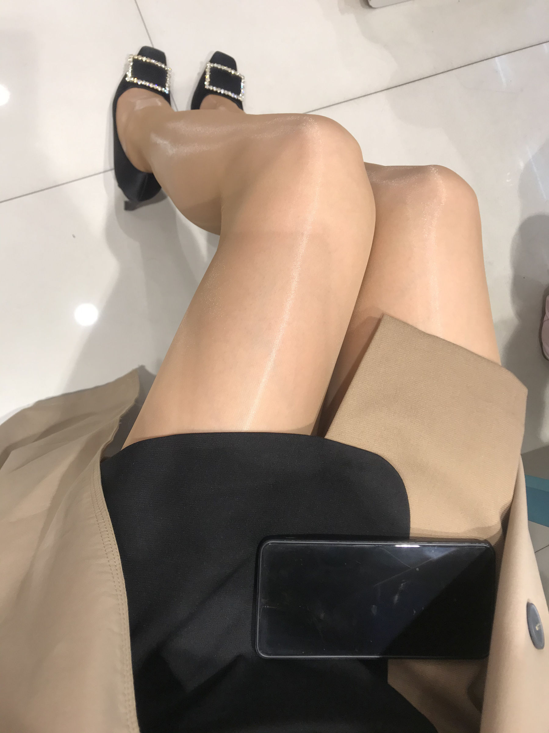 丝足博主麋鹿_Monroe 2020.05.05 亮丝美腿 [9P] - 秀人网免费无水印在线套图写真