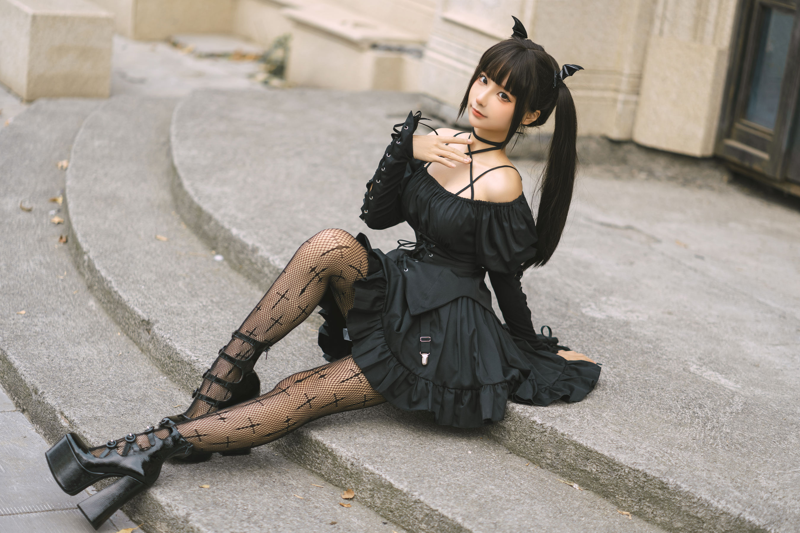 动漫博主蠢沫沫 – 双马尾小恶魔 [16P] - 秀人网免费无水印在线套图写真