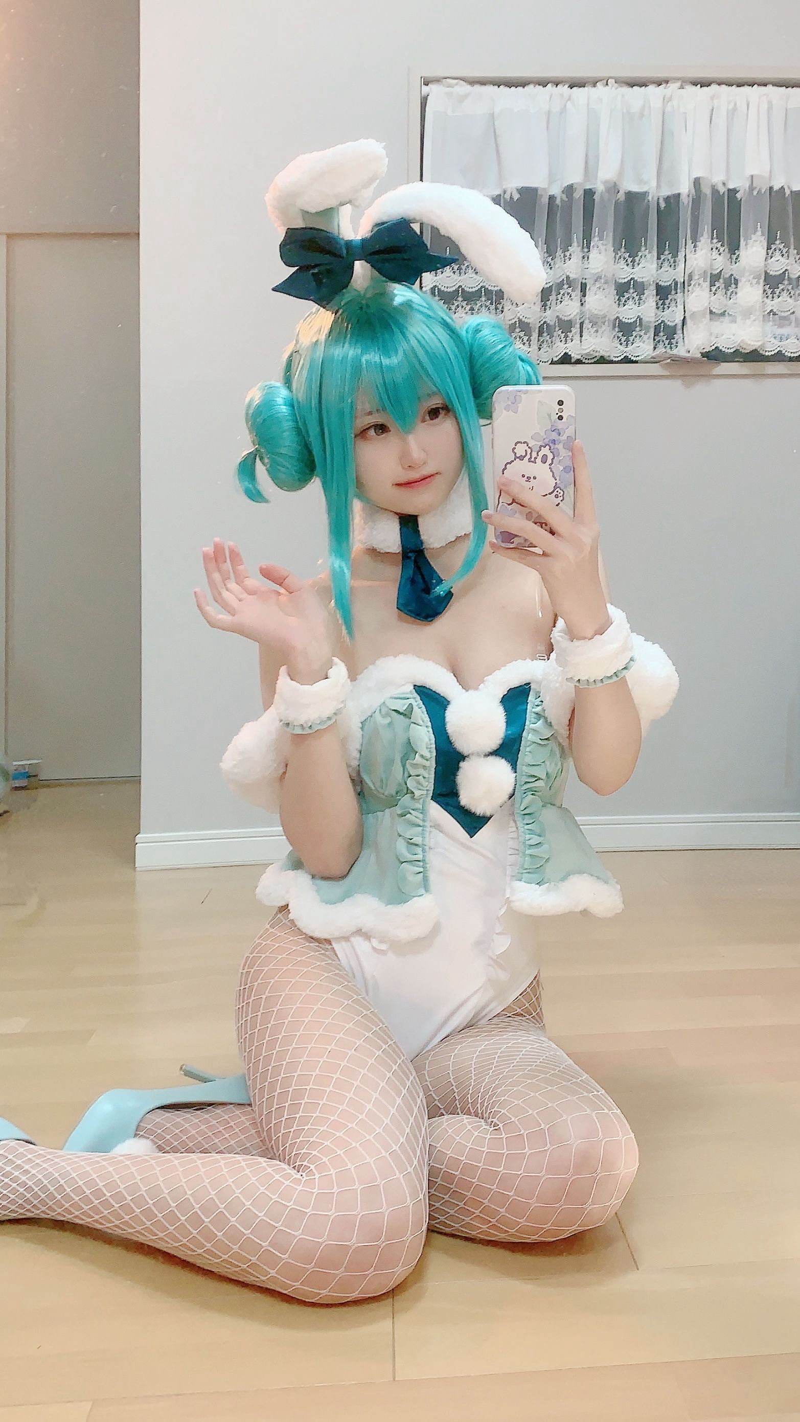 千阳(ちよ) – 初音兔女郎 [27P] - 秀人网免费无水印在线套图写真