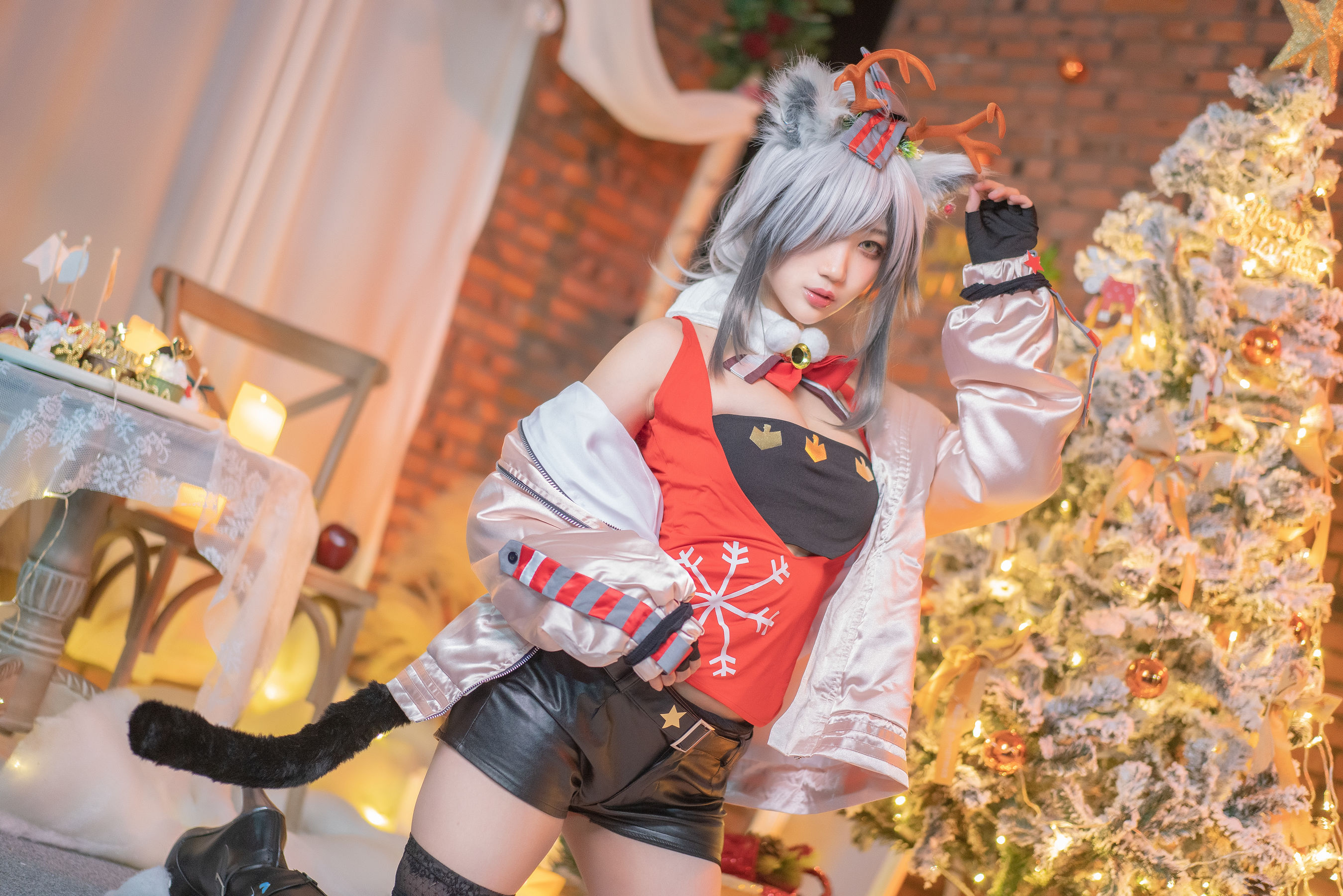 周叽是可爱兔兔 – 圣诞黑丝兽耳 [18P] - 秀人网免费无水印在线套图写真