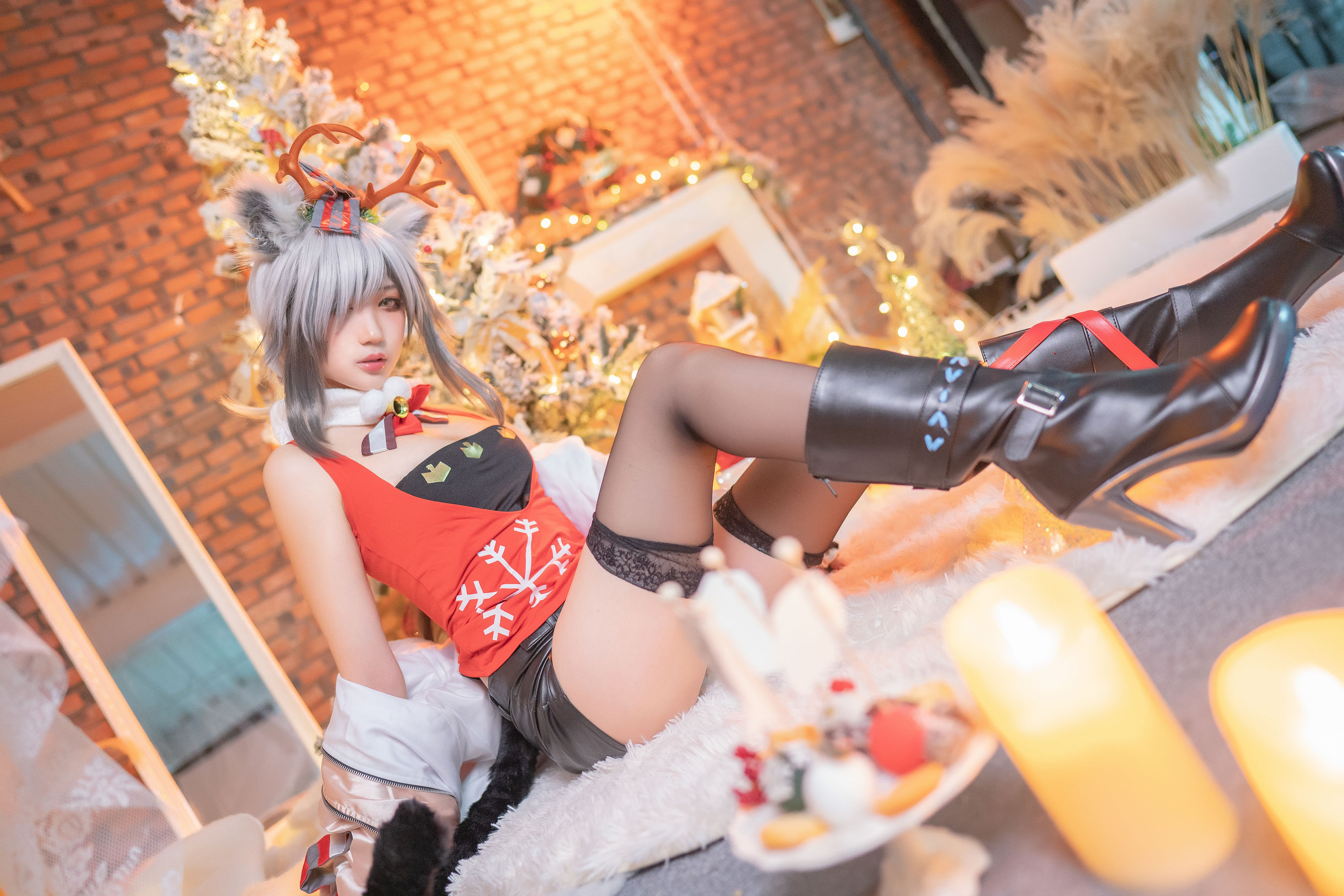 周叽是可爱兔兔 – 圣诞黑丝兽耳 [18P] - 秀人网免费无水印在线套图写真