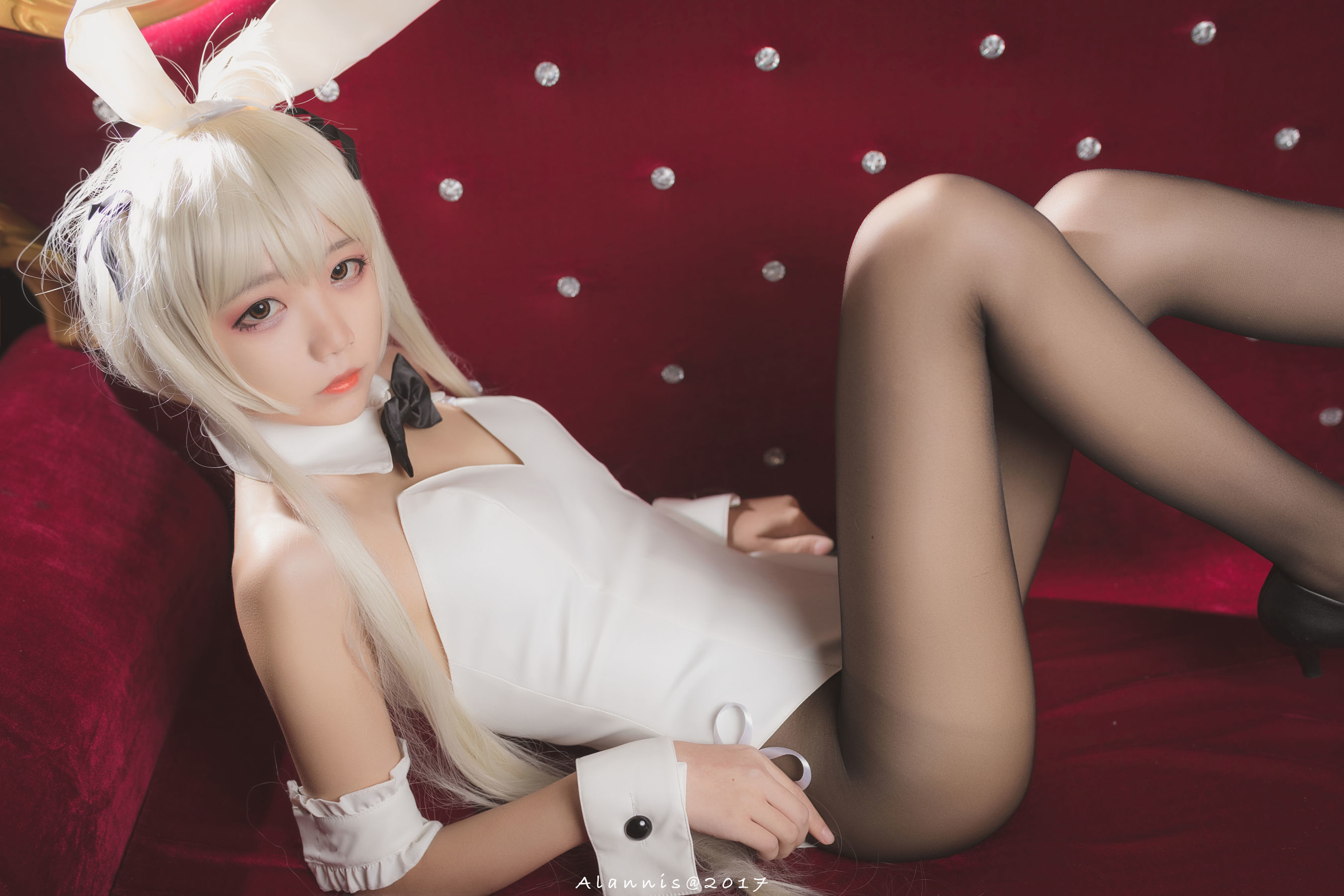 [萝莉COS] 清纯少女五更百鬼 – 兔女郎+白丝美腿 [21P] - 秀人网免费无水印在线套图写真