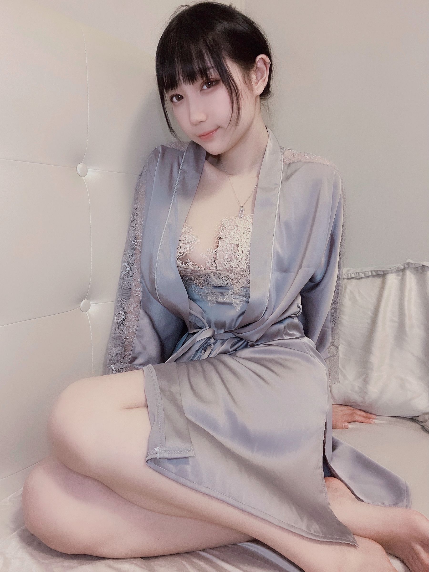 周叽是可爱兔兔 – 今夕何夕睡袍 [9P] - 秀人网免费无水印在线套图写真