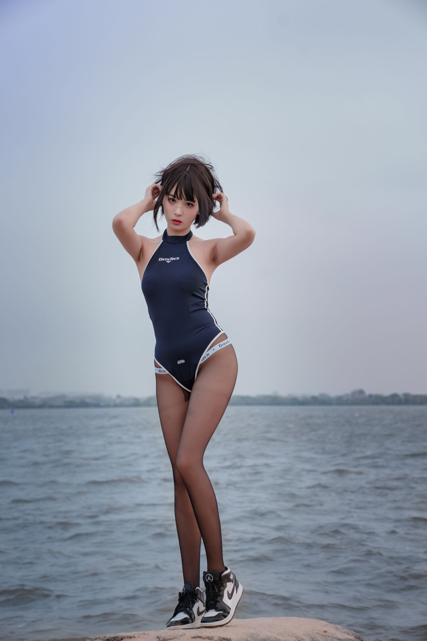 轩萧学姐 – 沙滩竞泳 [45P] - 秀人网免费无水印在线套图写真