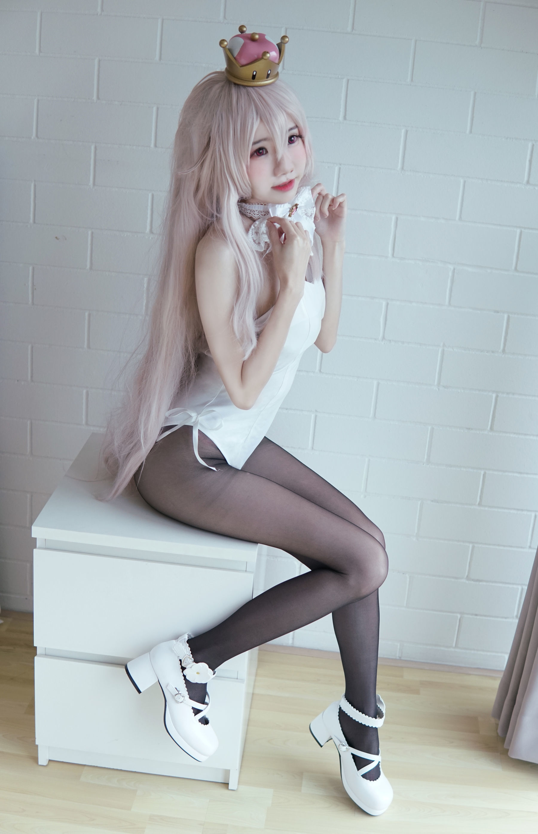 Sally Dorasnow – Super Crown Boo [18P] - 秀人网免费无水印在线套图写真