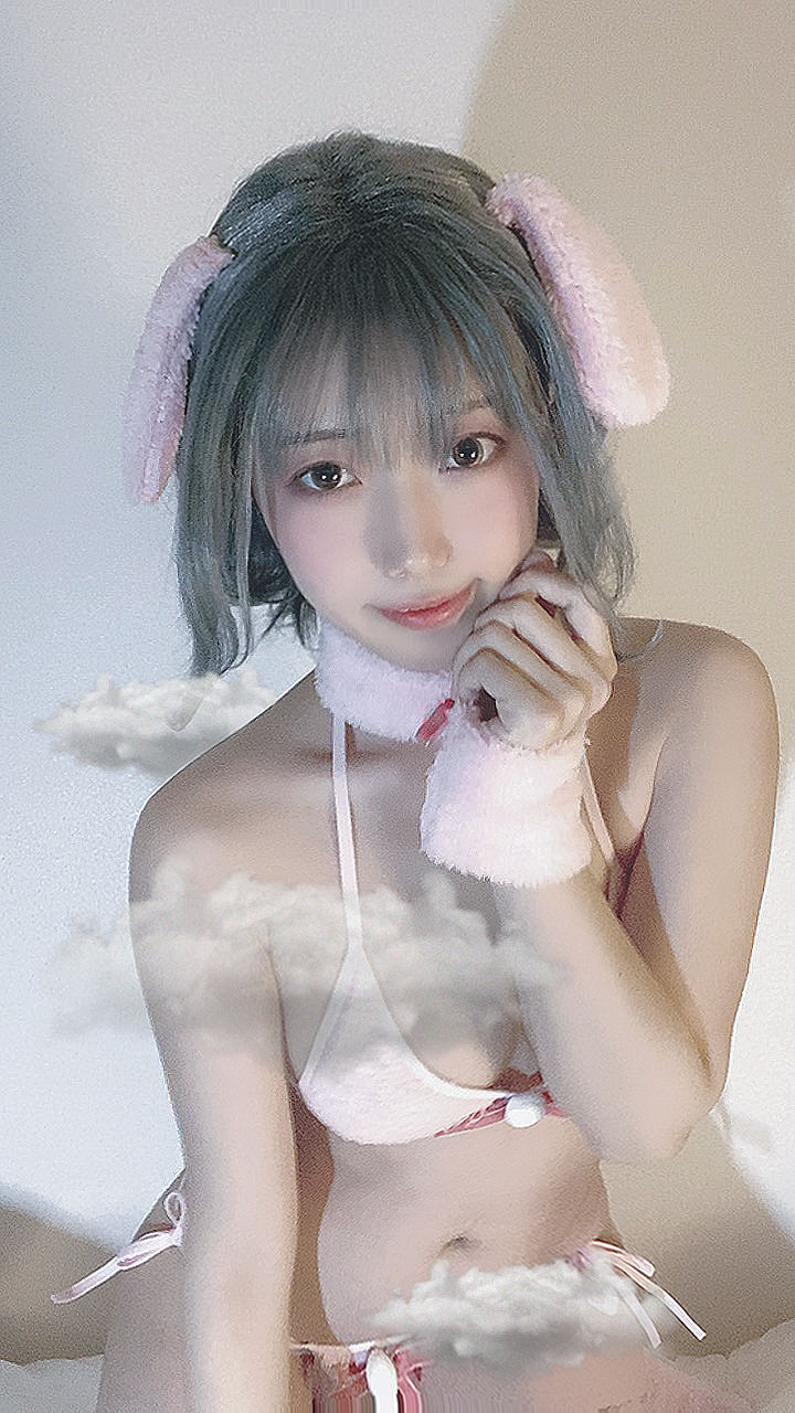 动漫博主切切celia – 兔子内衣 [22P] - 秀人网免费无水印在线套图写真