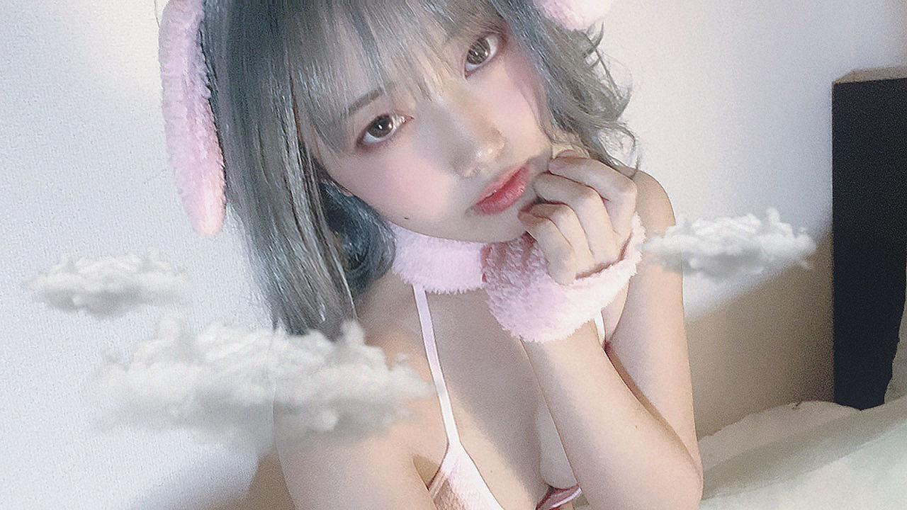 动漫博主切切celia – 兔子内衣 [22P] - 秀人网免费无水印在线套图写真